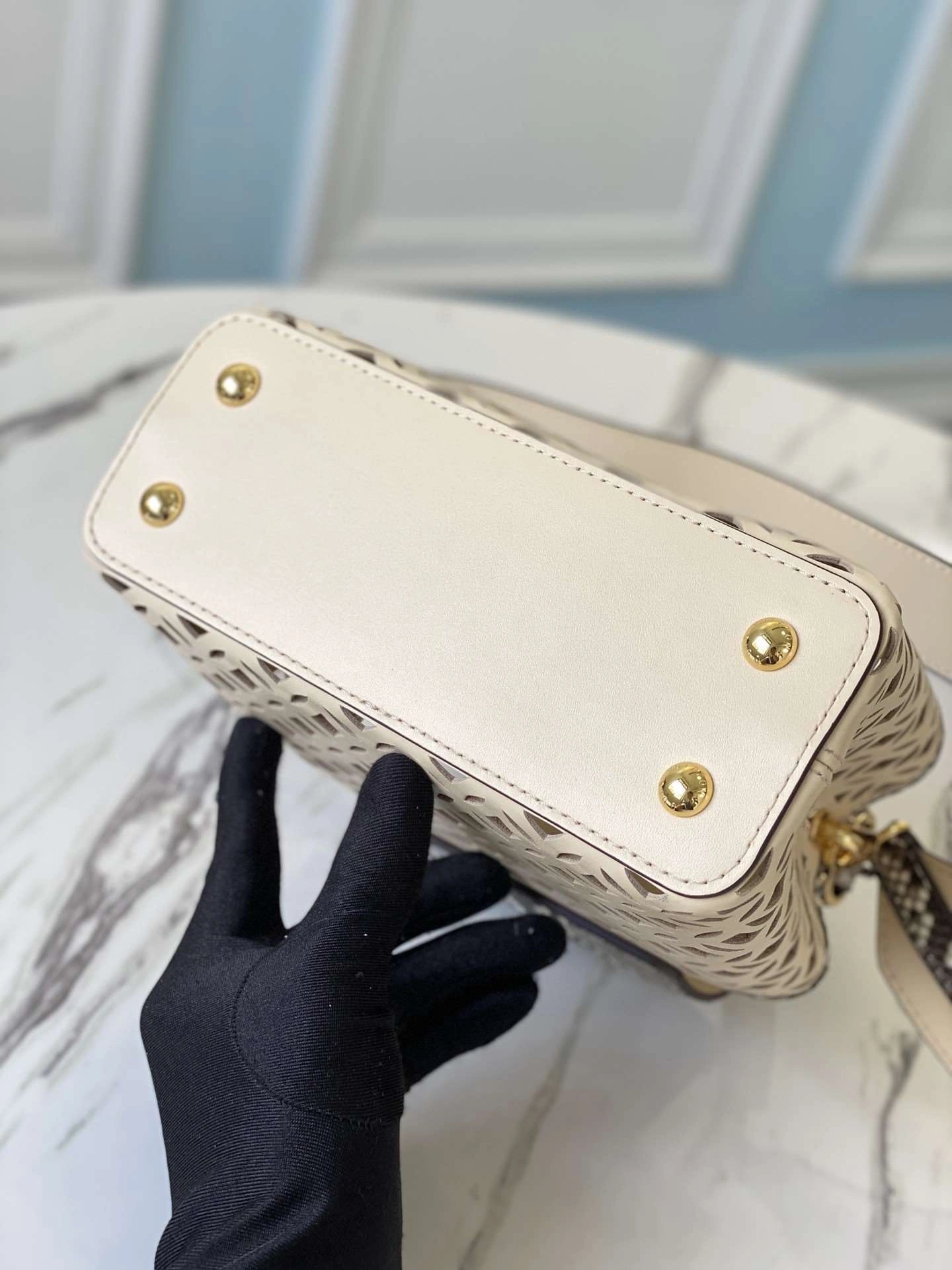 *MOMO N98426 Calfskin item : A-B00G3119