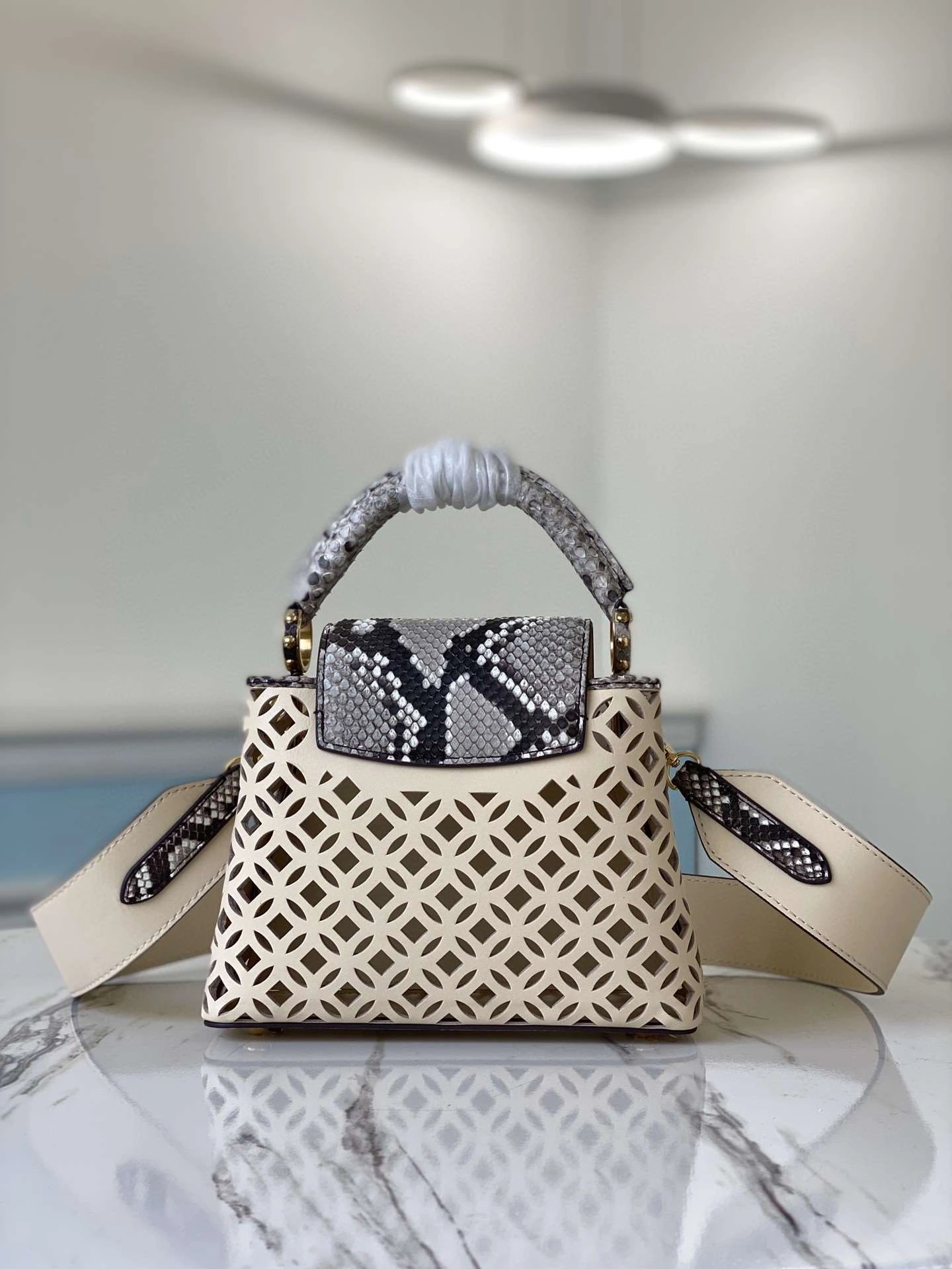 *MOMO N98426 Calfskin item : A-B00G3119