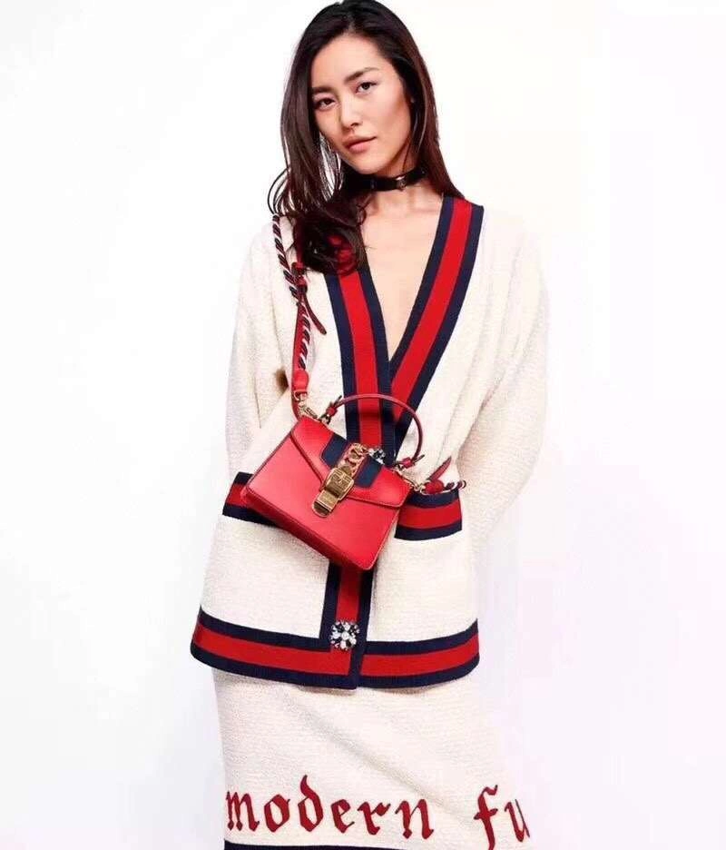 *MOMO—431666 item：242B50E2543