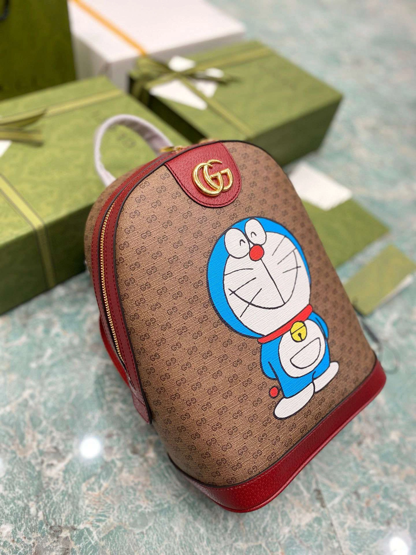 MOMO—647816 item：242B44E2624