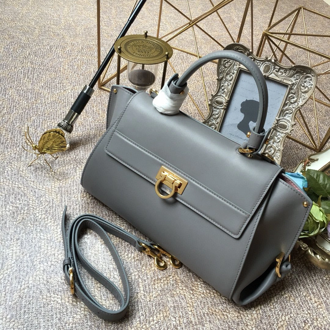 MOMO—Big Sofia Cowhide Sheepskin high quality version item : 202B13K2422