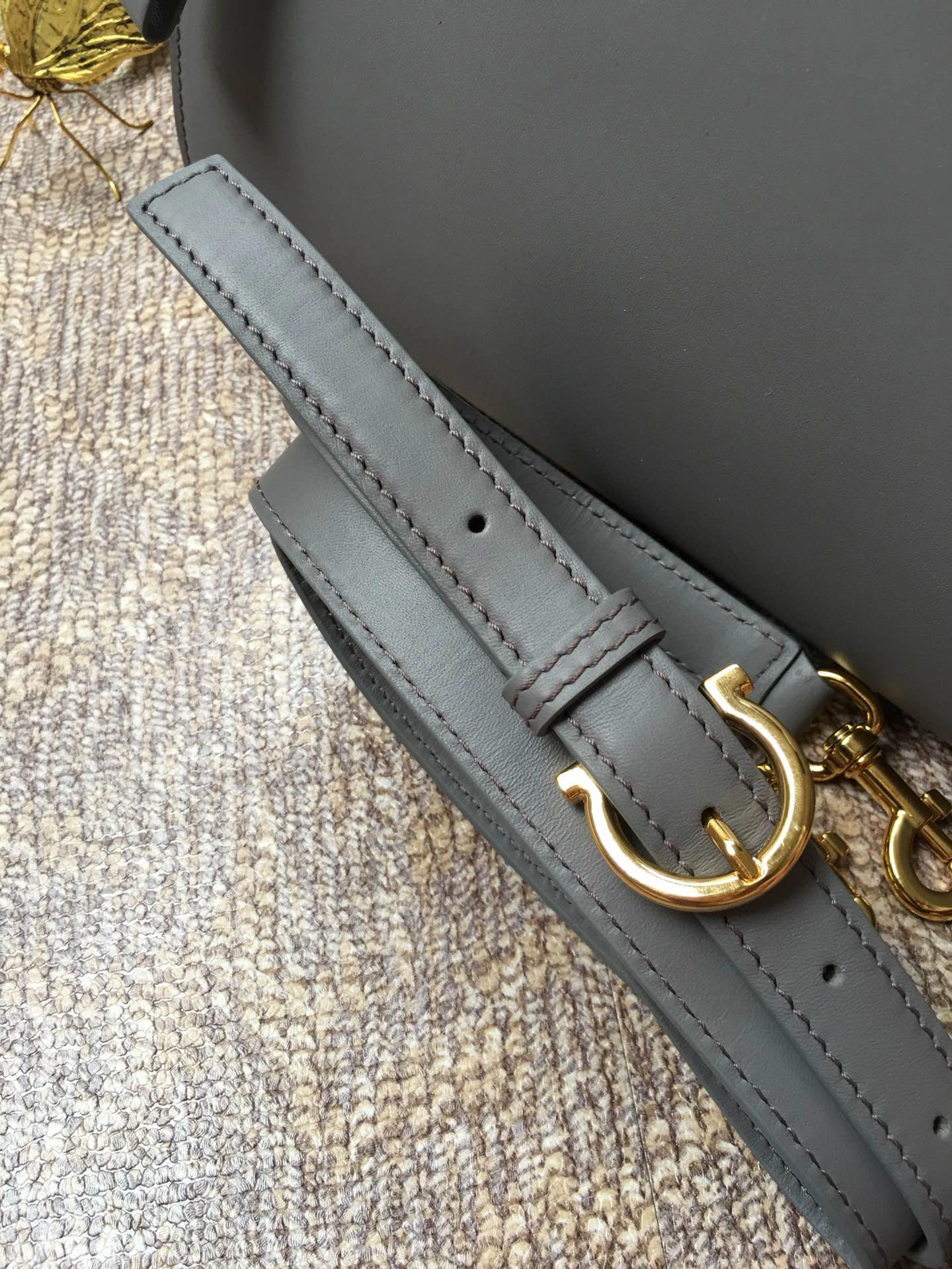 MOMO—Big Sofia Cowhide Sheepskin high quality version item : 202B13K2422
