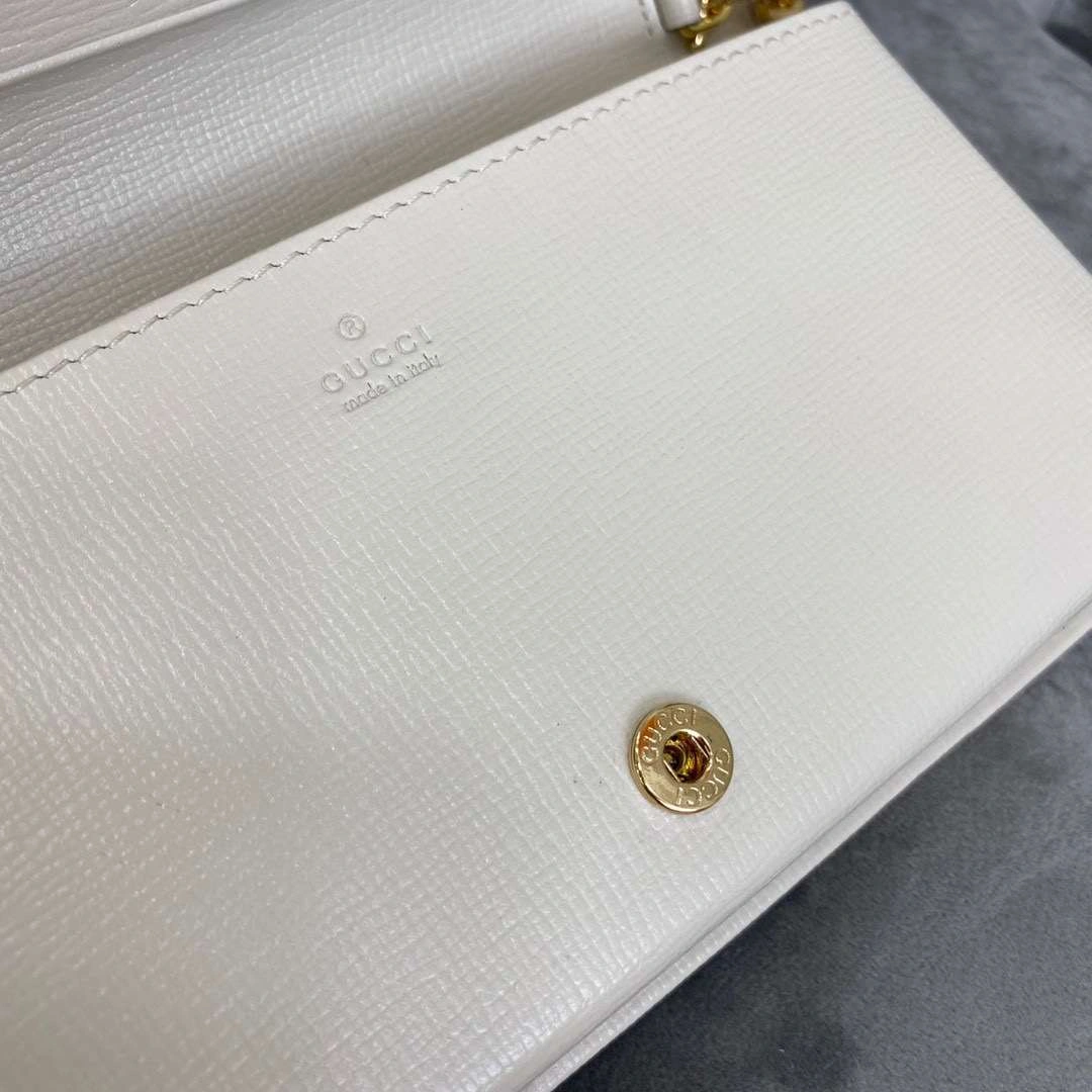 *MOMO—G621892、 item：242B24E2553