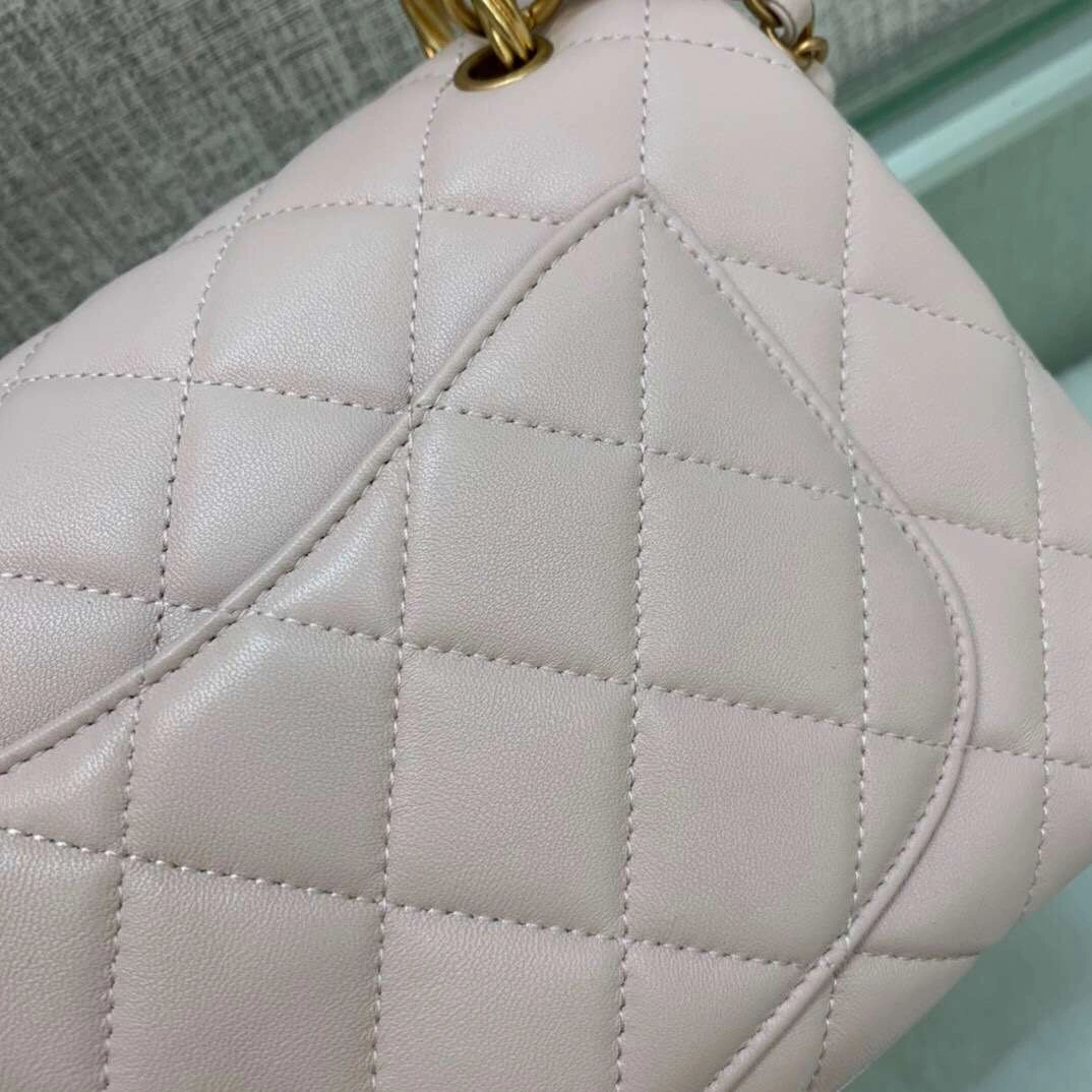 *MoMo-- 2044 sheepskin 2 colour item :063B00D2607-2