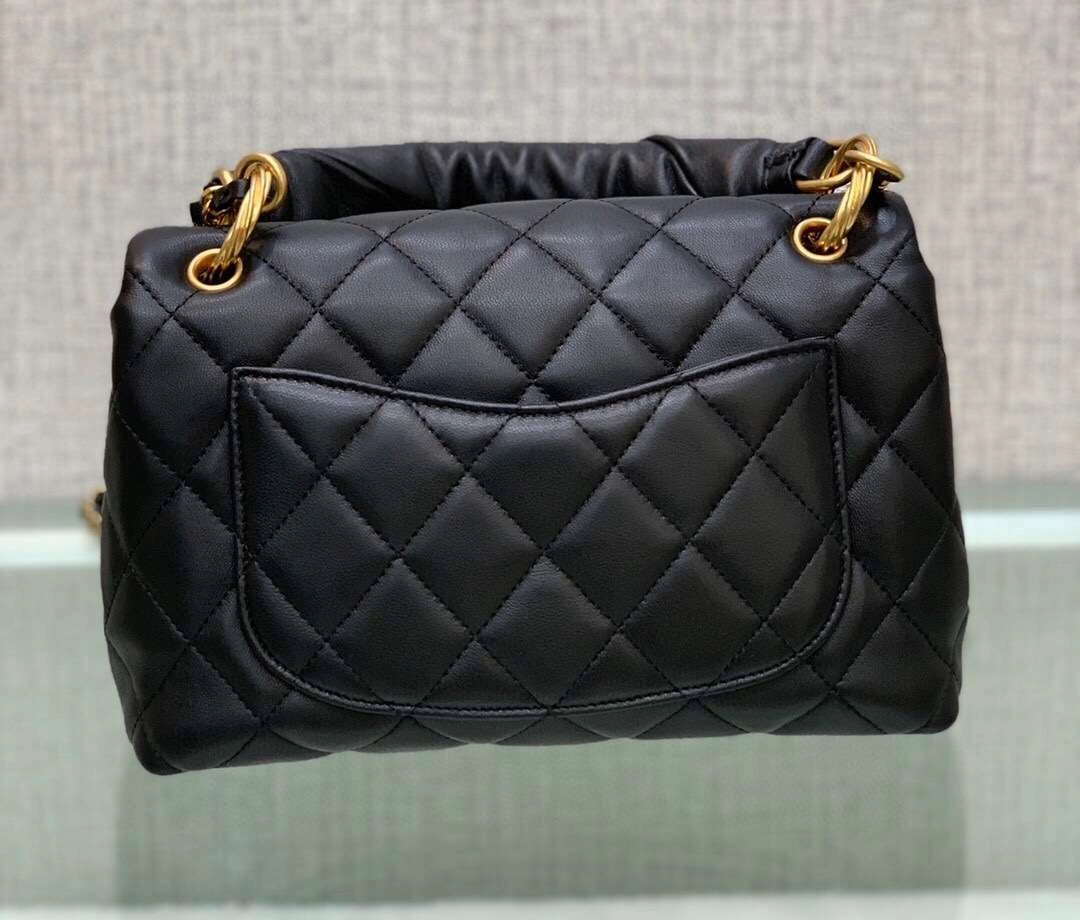 *MoMo-- 2044 sheepskin 2 colour item :063B00D2607-2