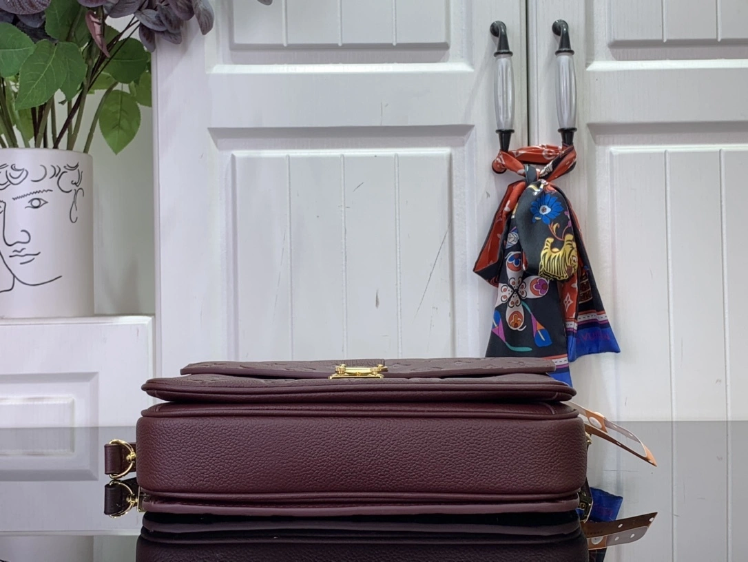 MoMo-- 8V Pochette Métis MM m25939 high quality version cowhide item:E-B063I2999T