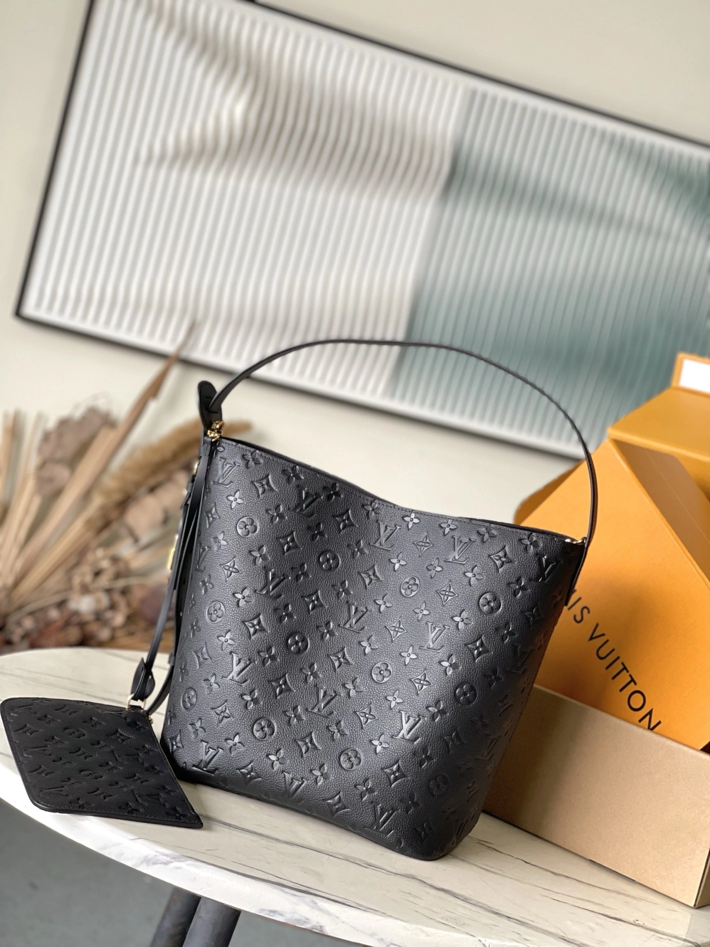 MoMo--8V M13044 cowhide high quality version item:E-B574J0221W