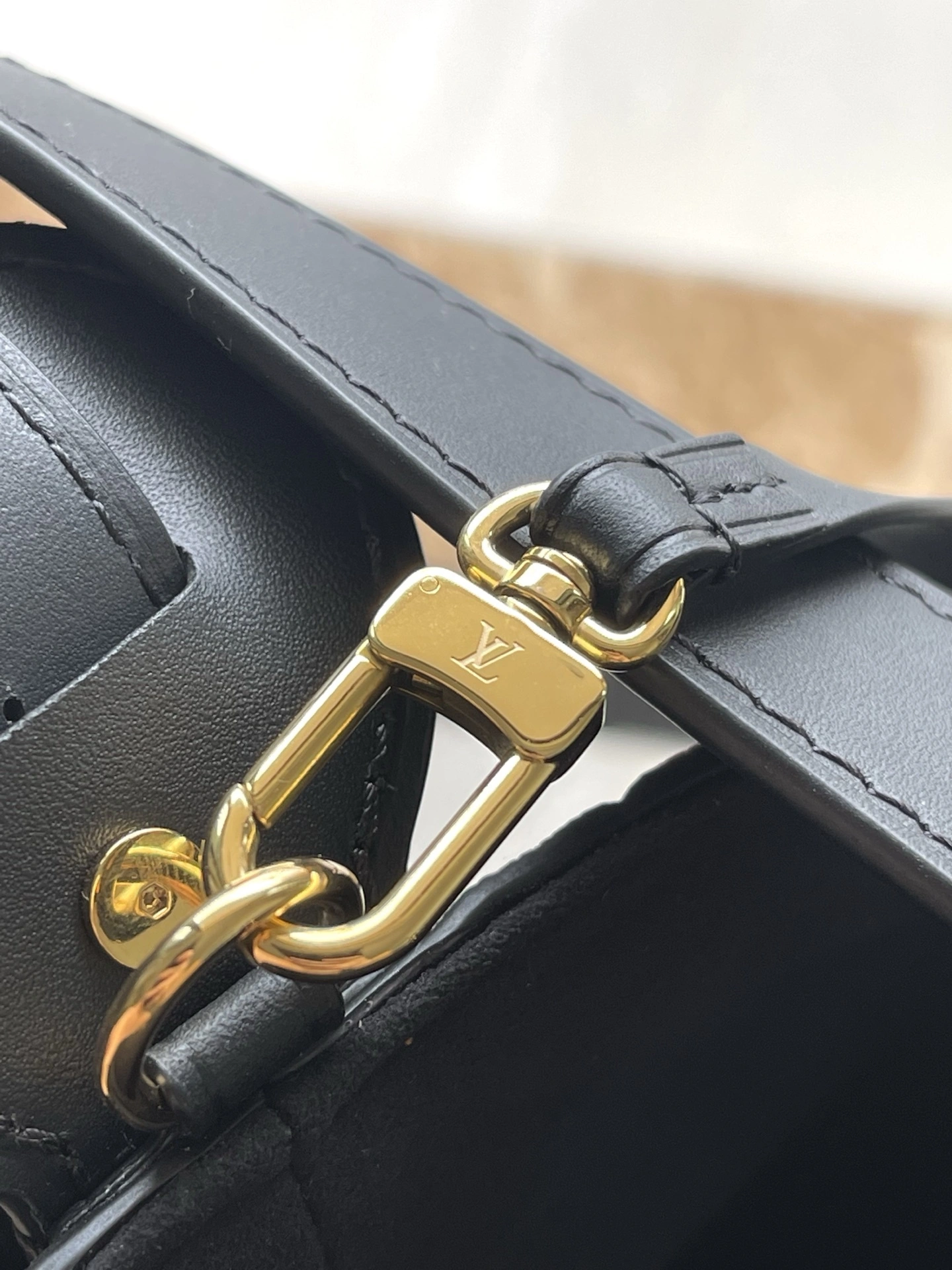 MoMo--8V M13044 cowhide high quality version item:E-B574J0221W