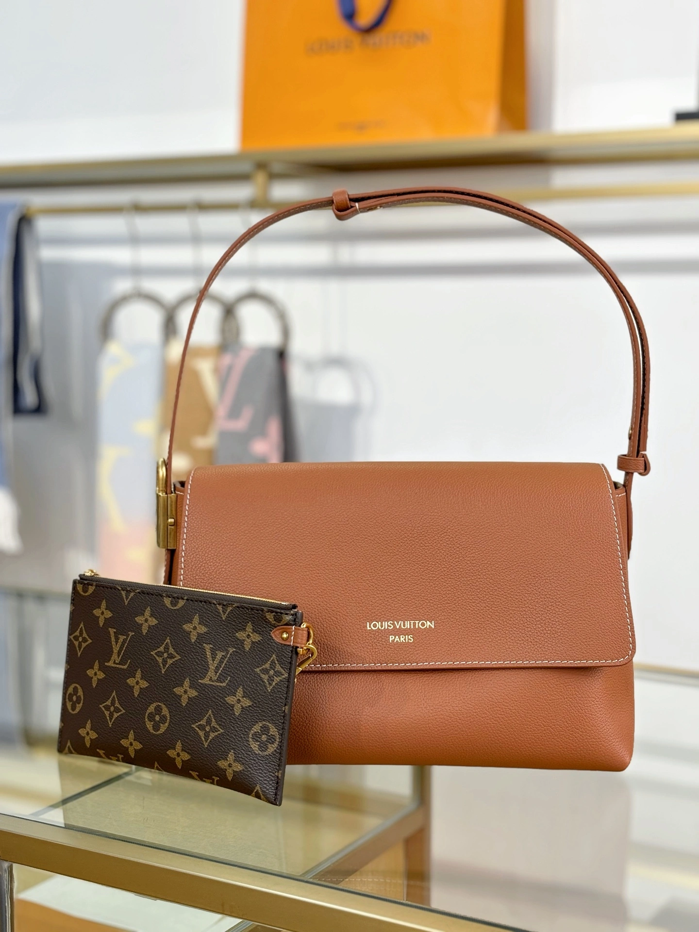 MoMo--8V M13151 high quality version item:E-B574J0213W