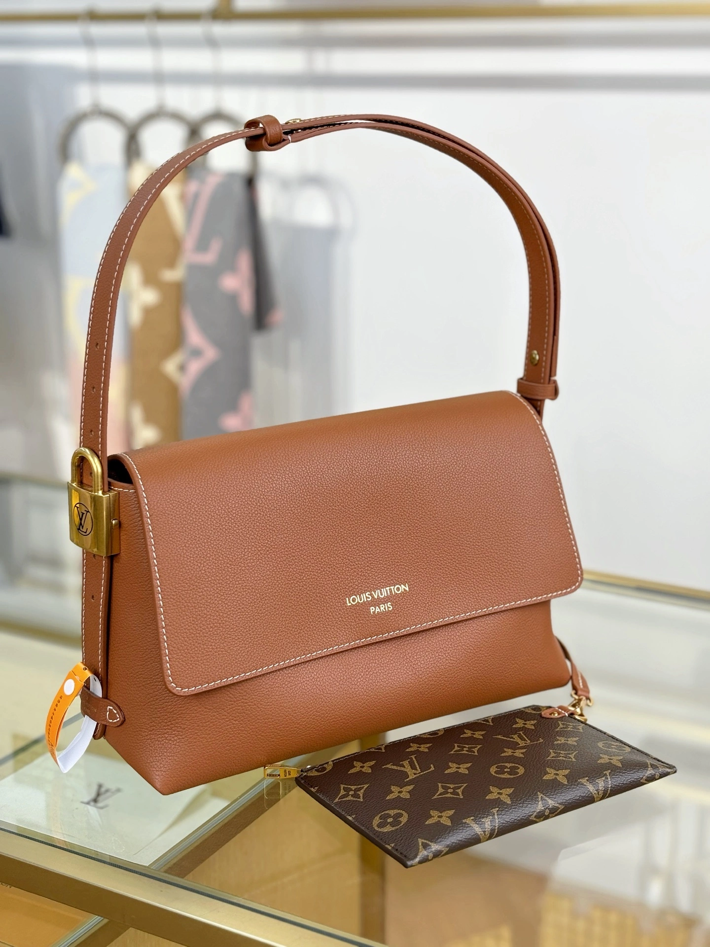 MoMo--8V M13151 high quality version item:E-B574J0213W