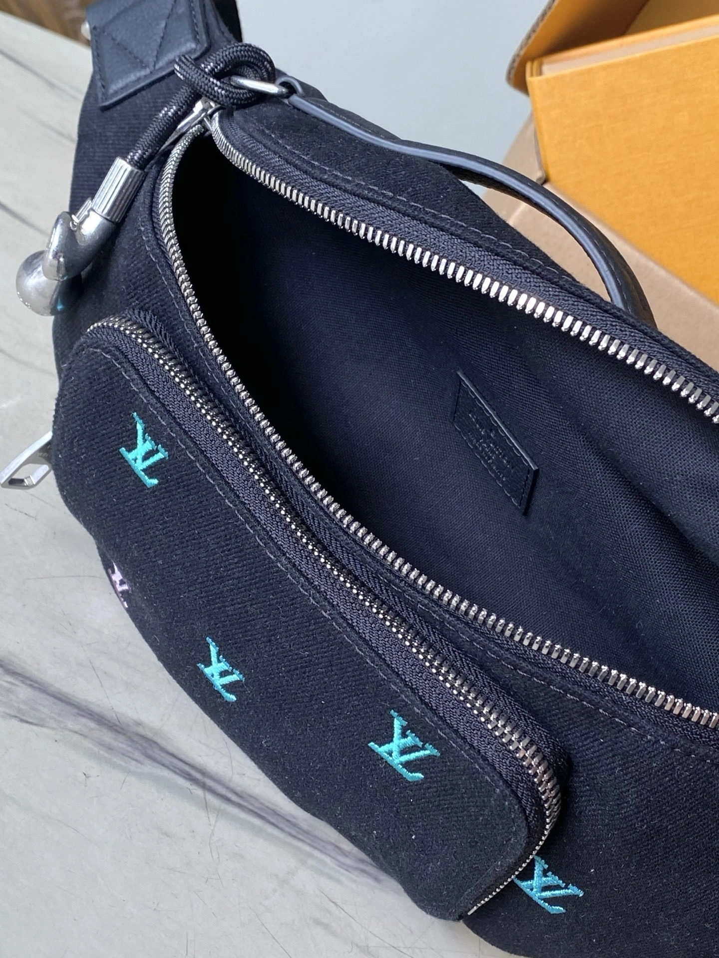 MoMo--8V M13961 embroidery high quality version item:E-B574J0423W