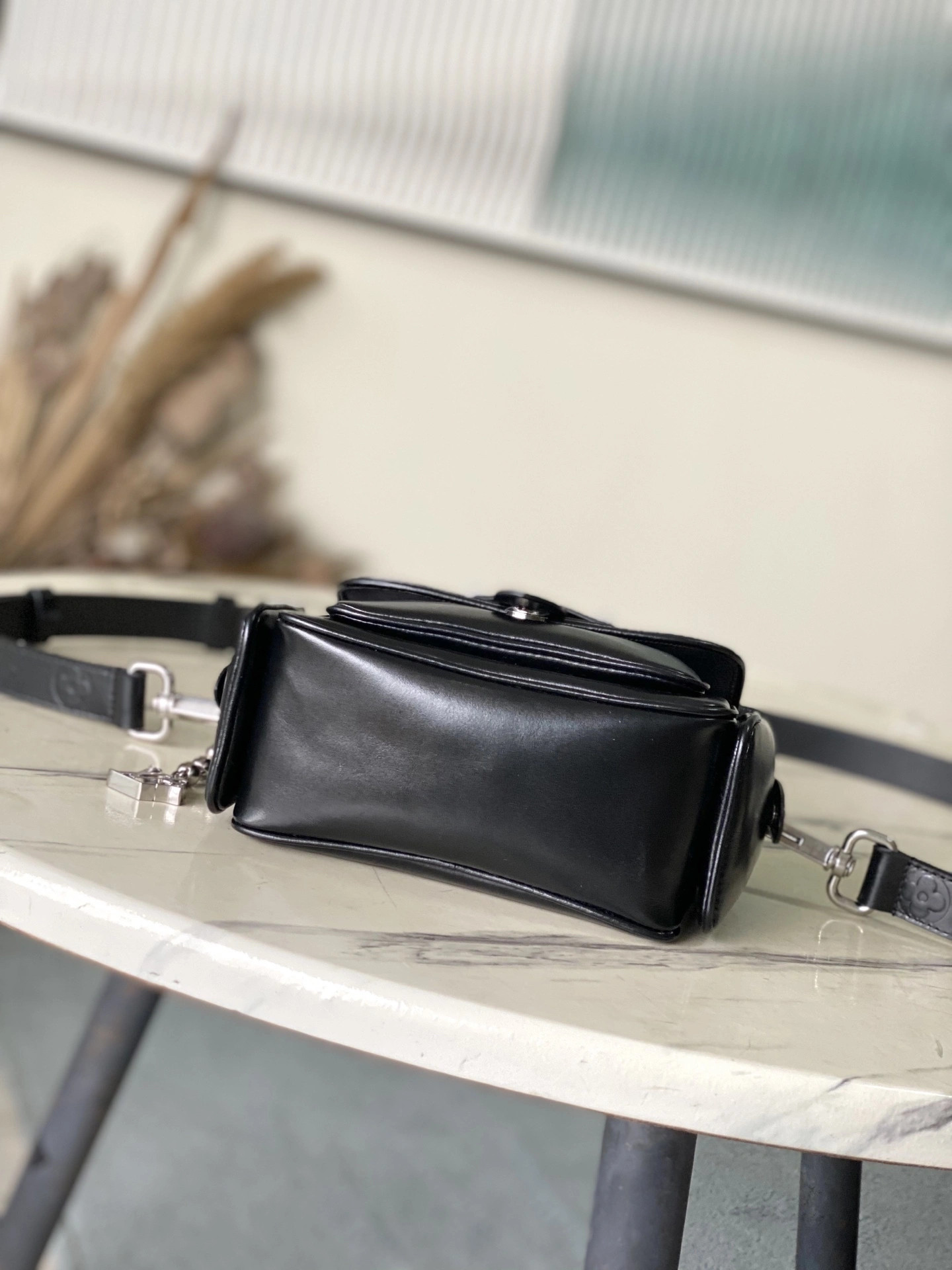 MoMo--8V M13989 cowhide high quality version item:E-B574J0403W
