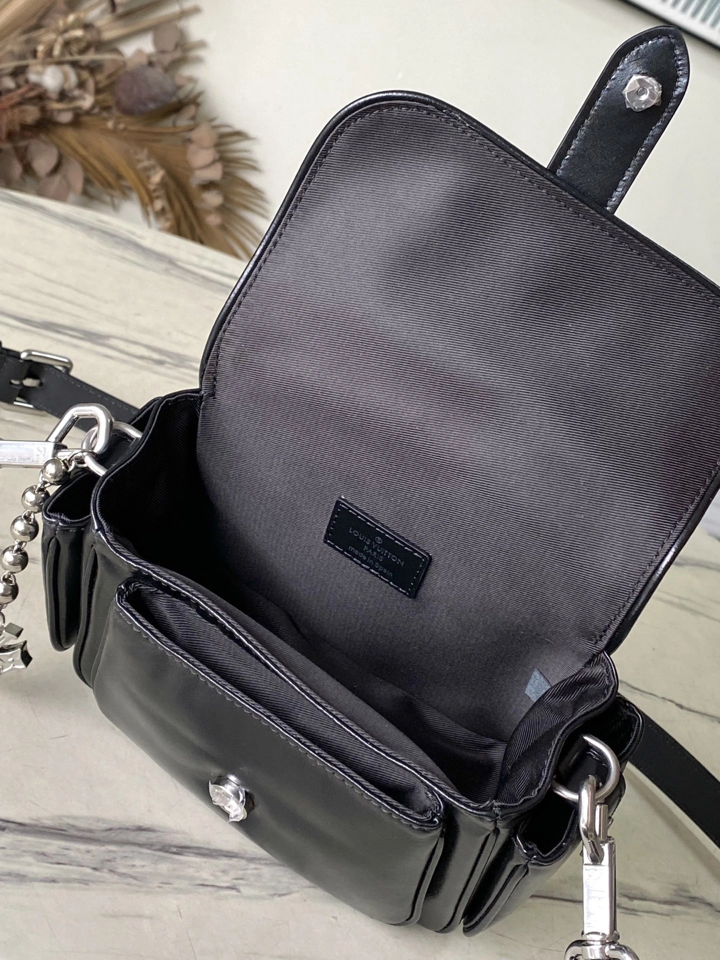 MoMo--8V M13989 cowhide high quality version item:E-B574J0403W