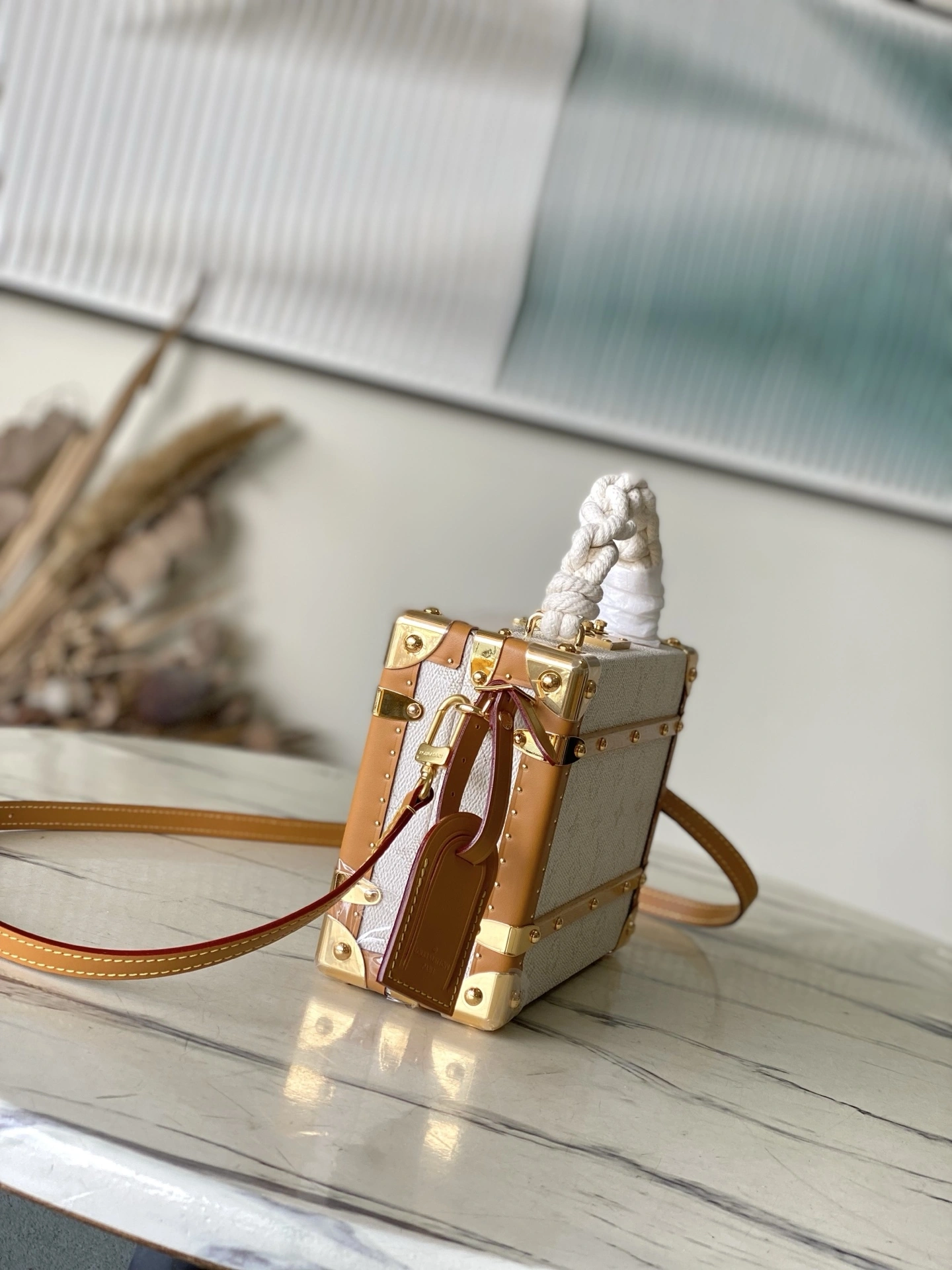 MoMo--8V M14440 cowhide high quality version item:E-B574J0209W