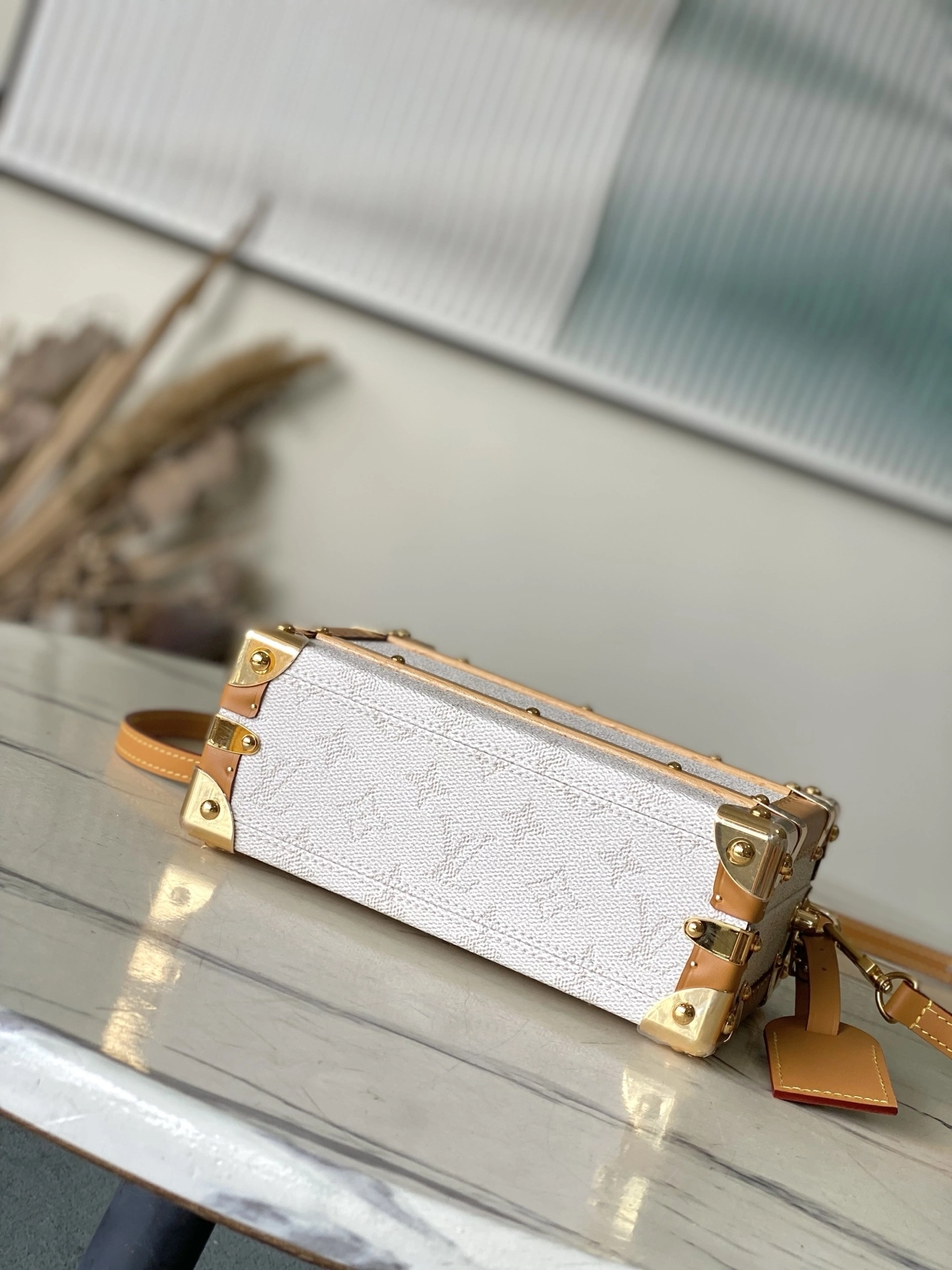 MoMo--8V M14440 cowhide high quality version item:E-B574J0209W