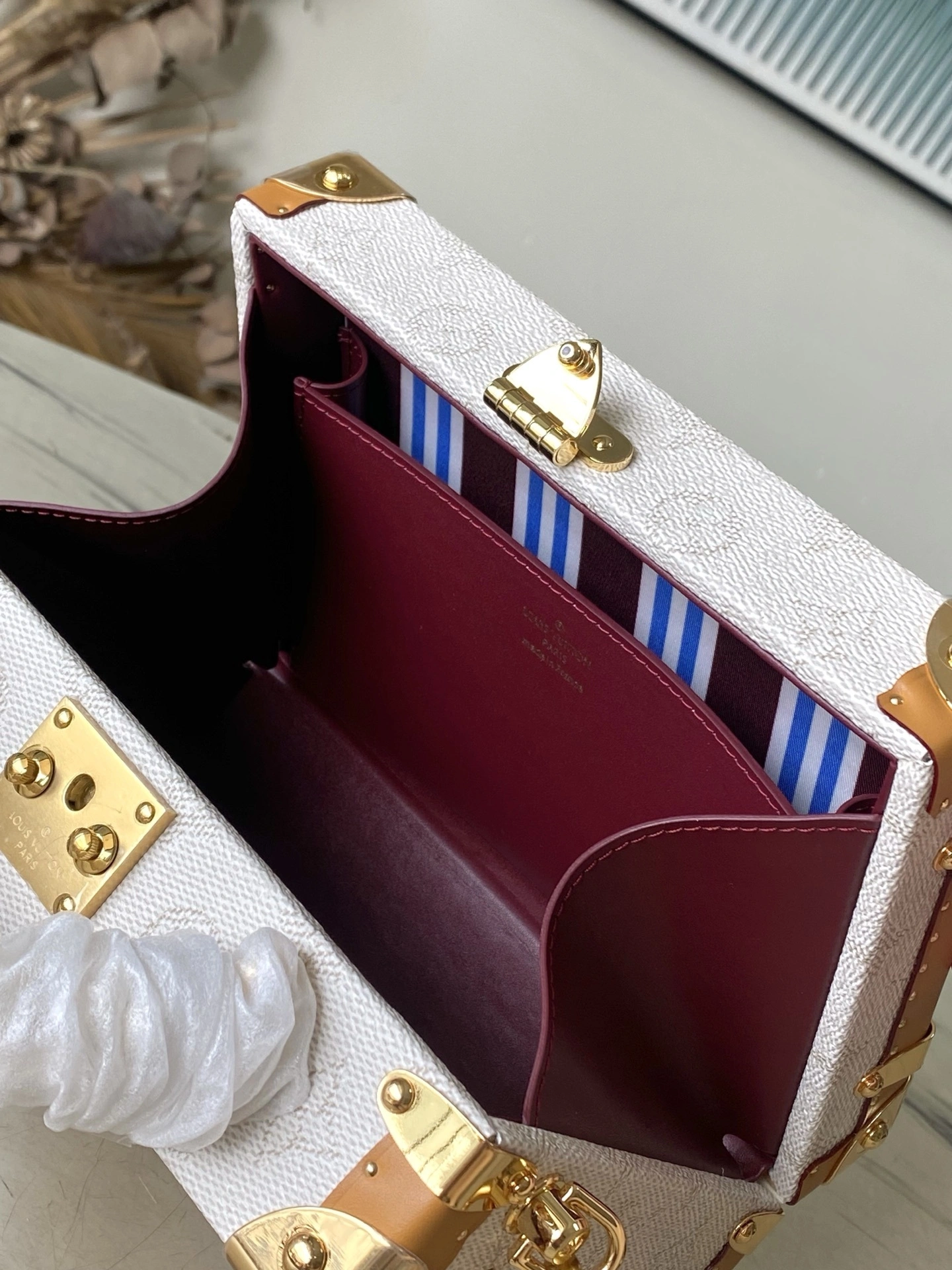 MoMo--8V M14440 cowhide high quality version item:E-B574J0209W