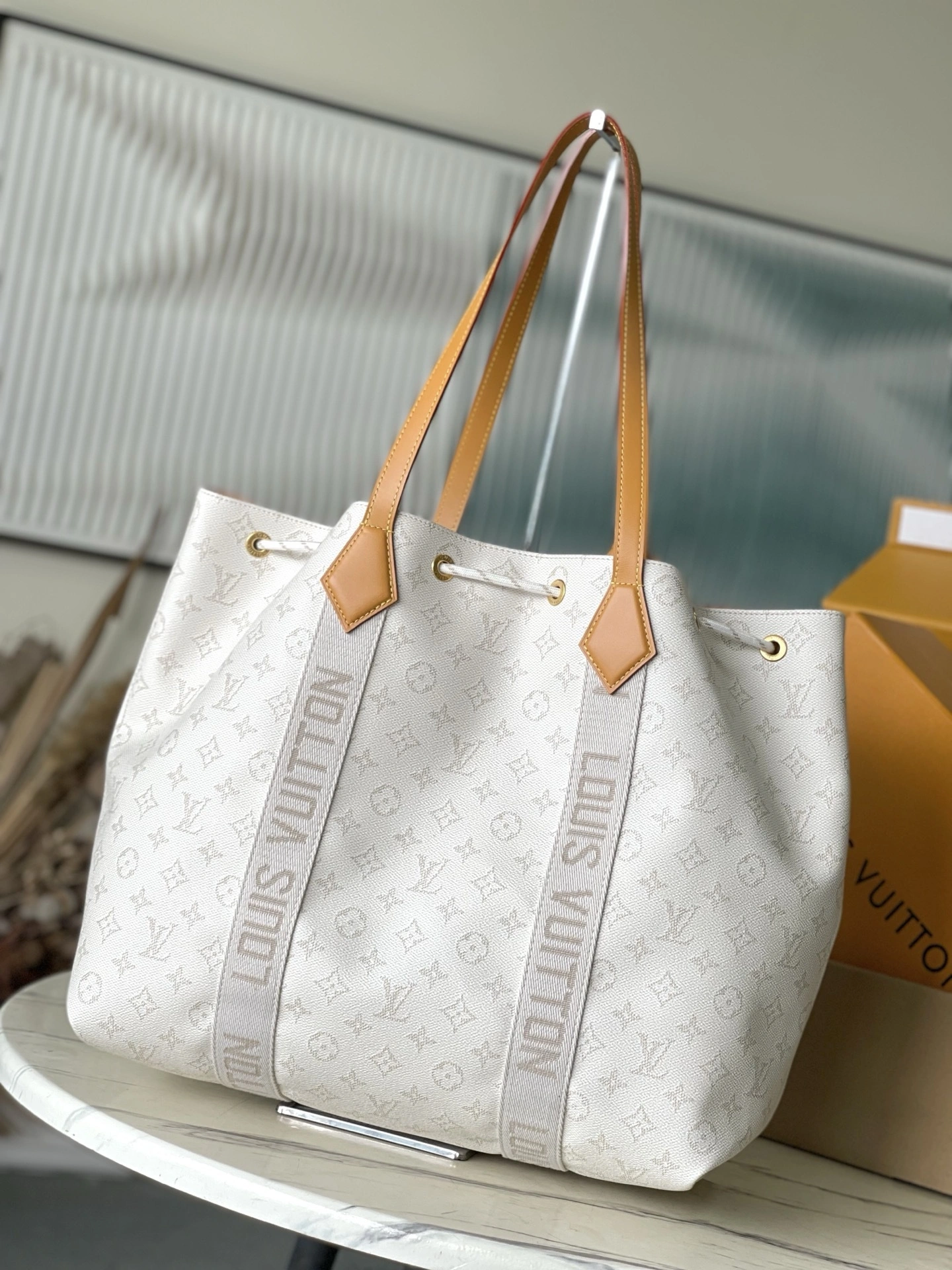 &MoMo--8V M14652 high quality version item:E-B574J0223W