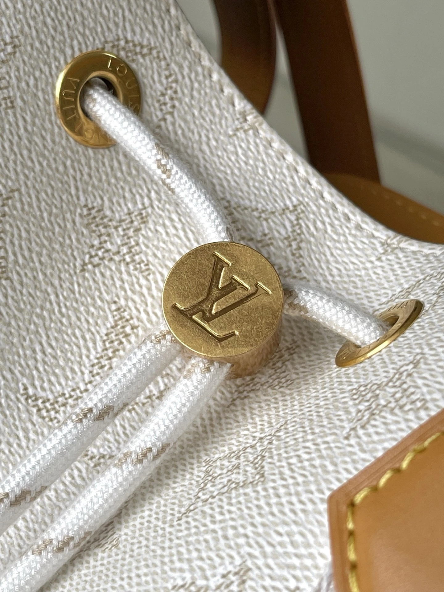 &MoMo--8V M14652 high quality version item:E-B574J0223W