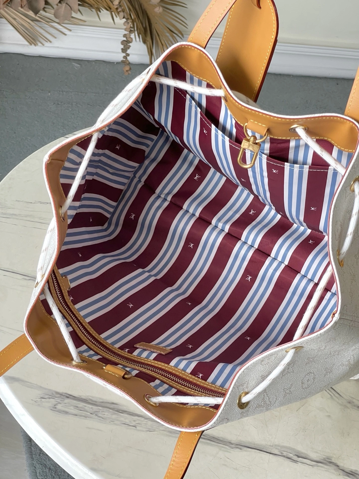 &MoMo--8V M14652 high quality version item:E-B574J0223W