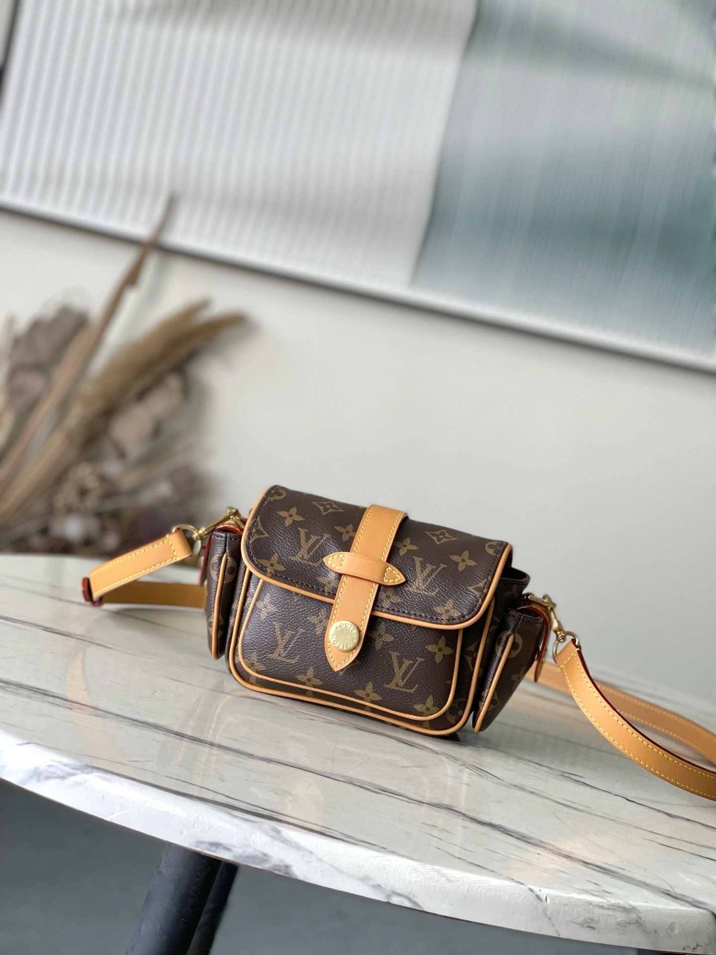 MoMo--8V M14742 cowhide high quality version item:E-B574J0408W