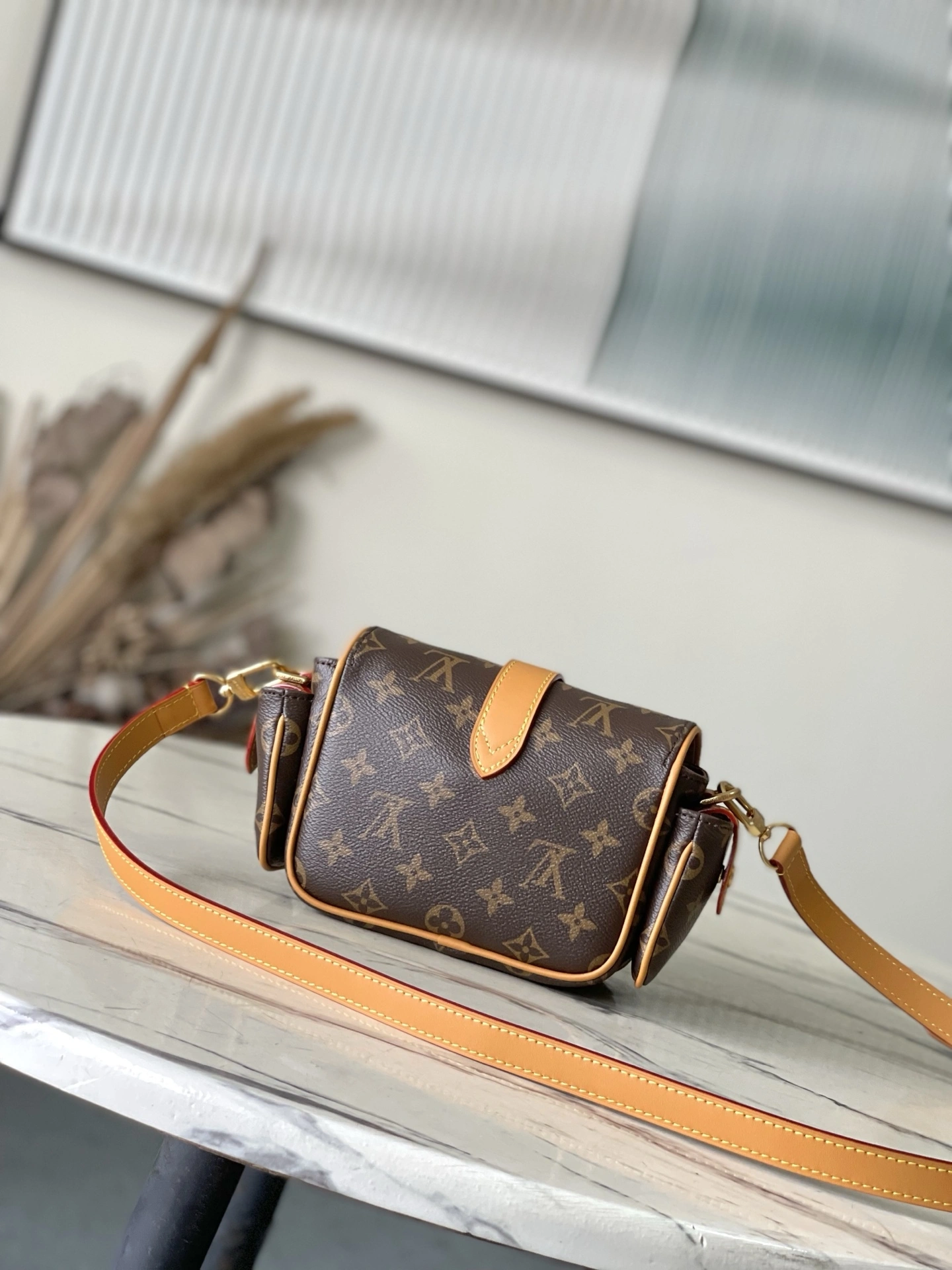 MoMo--8V M14742 cowhide high quality version item:E-B574J0408W