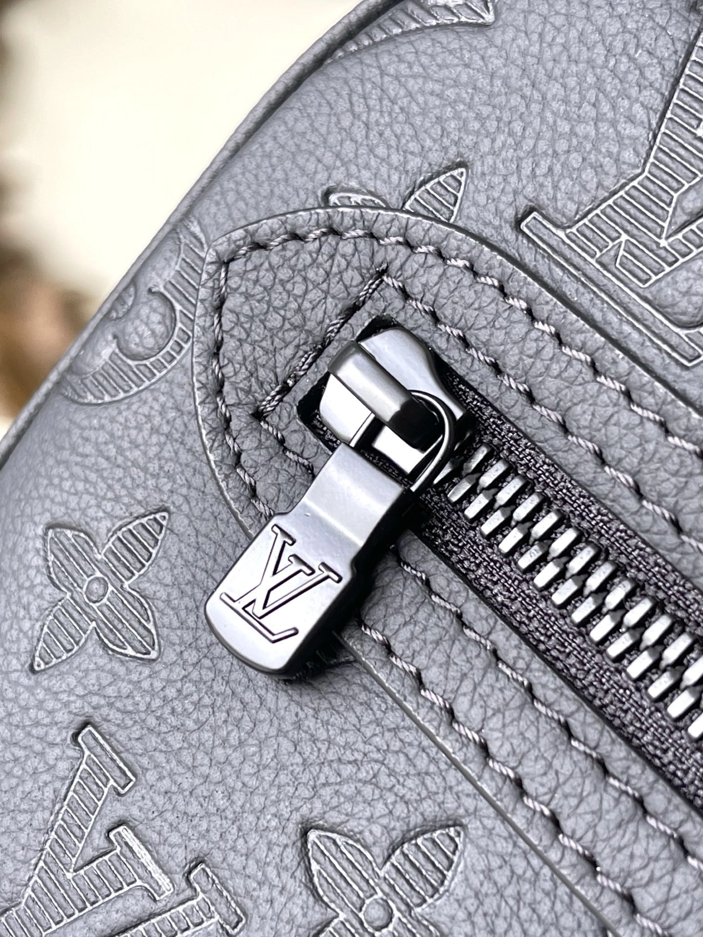 MoMo--8V M14910 Calfskin high quality version item:E-B574J0419W