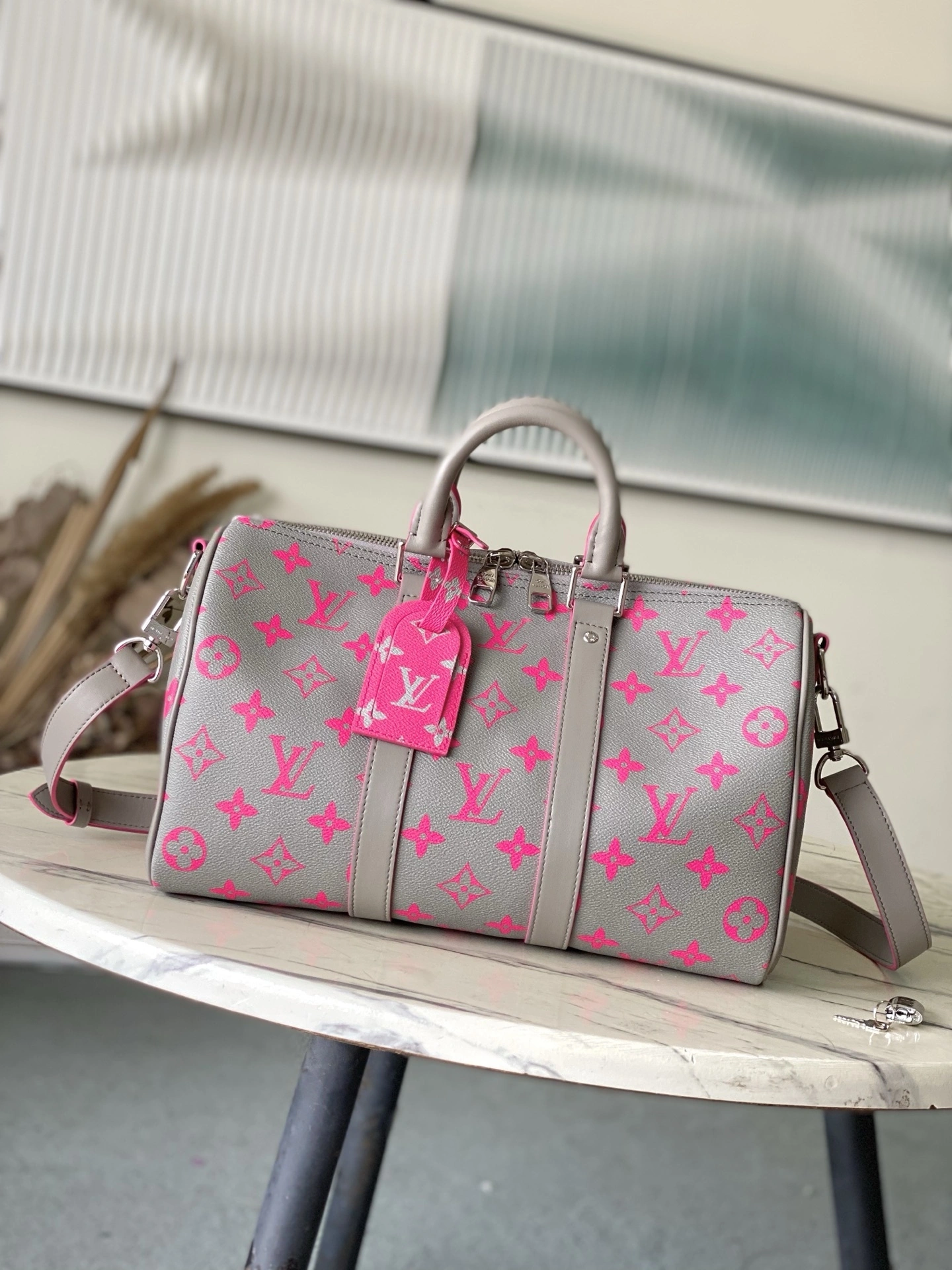 MoMo--8V M15023 cowhide high quality version item:E-B574J0201W