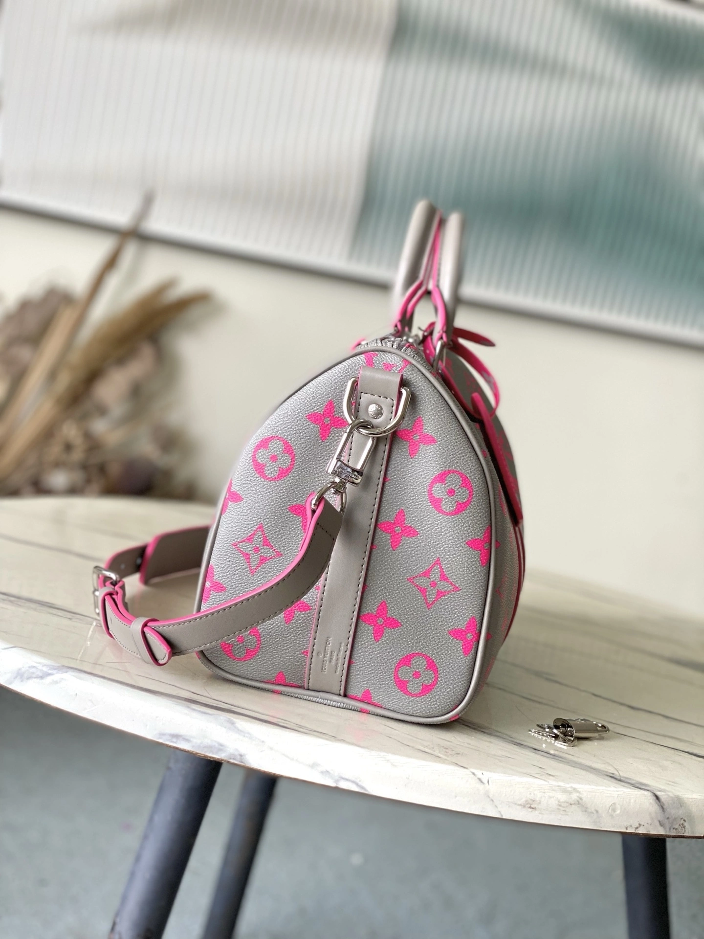 MoMo--8V M15023 cowhide high quality version item:E-B574J0201W