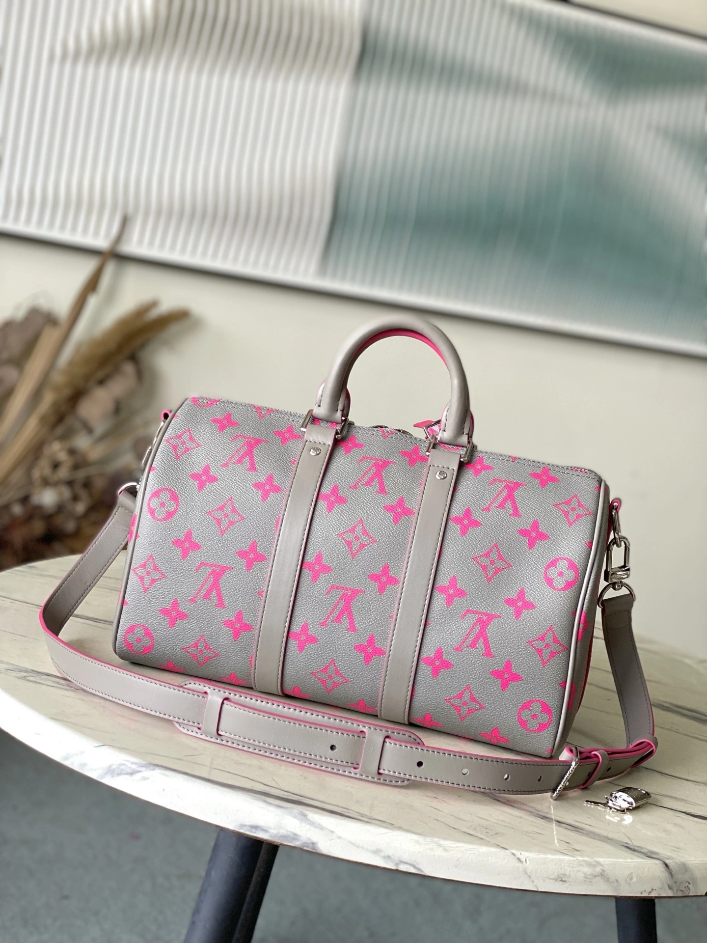 MoMo--8V M15023 cowhide high quality version item:E-B574J0201W