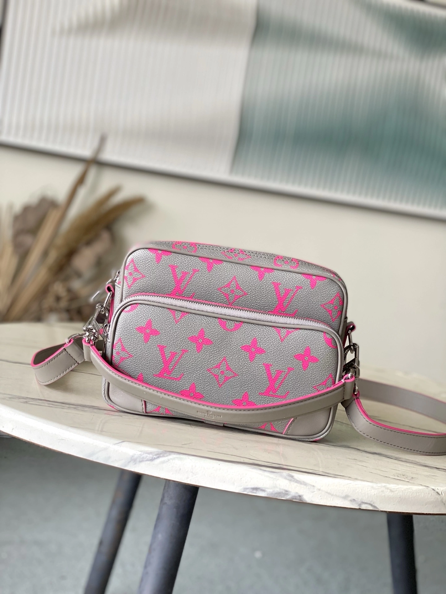 MoMo--8V M15024 cowhide high quality version item:E-B574J0220W