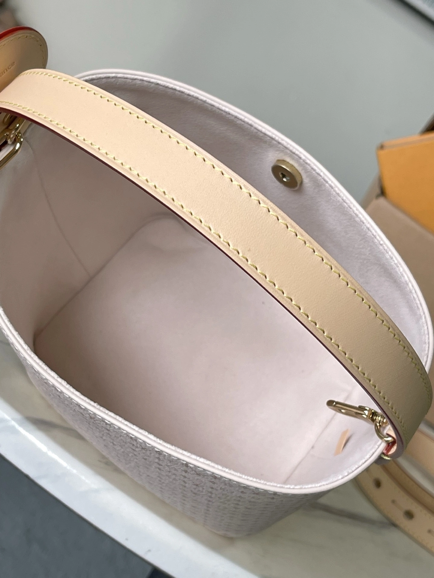 MoMo-8V M15130 cowhide high quality version item:E-B574J0225W