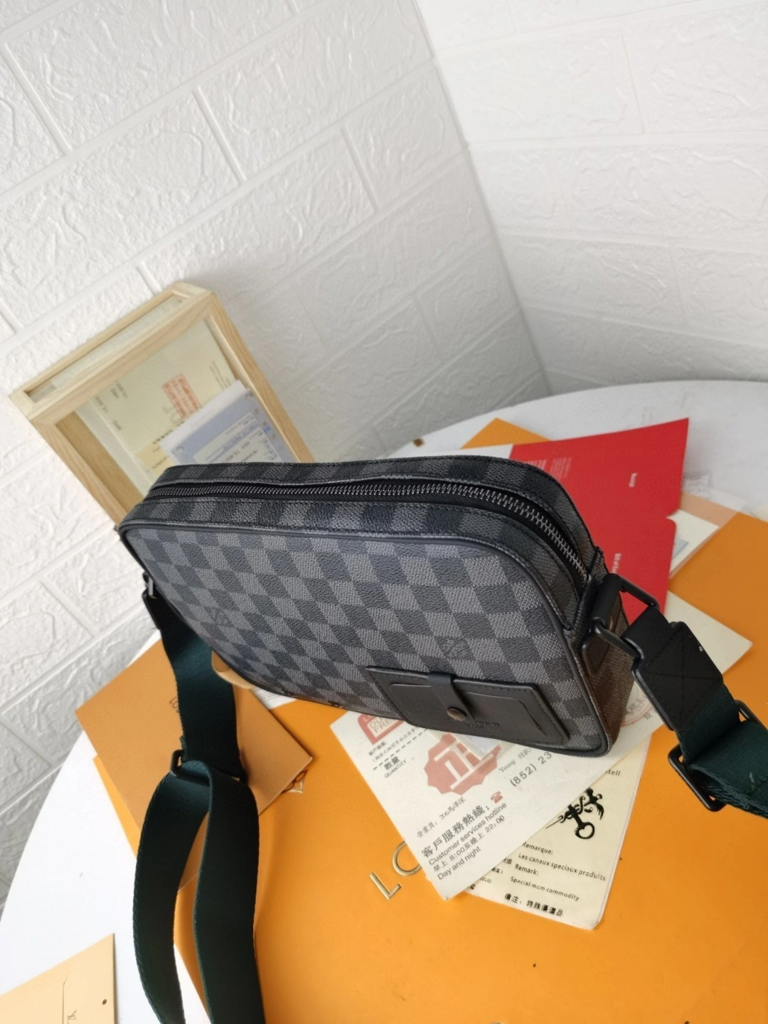N40188 MESSENGER item : AT-B225L0418L