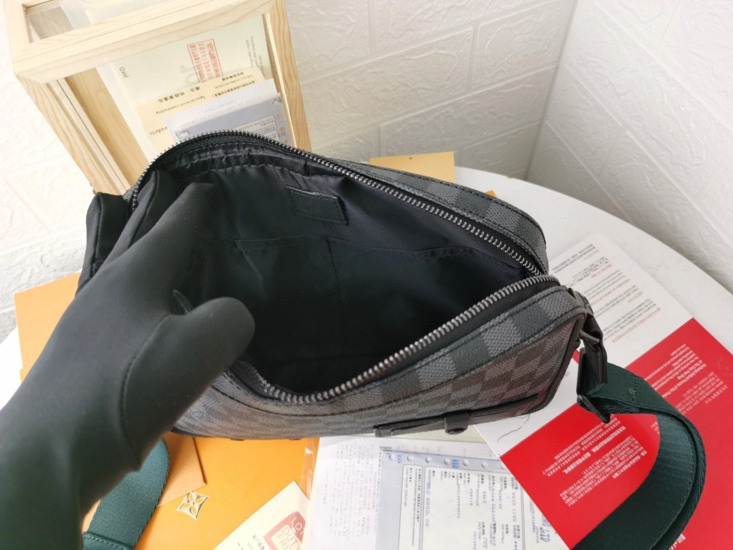 N40188 MESSENGER item : AT-B225L0418L