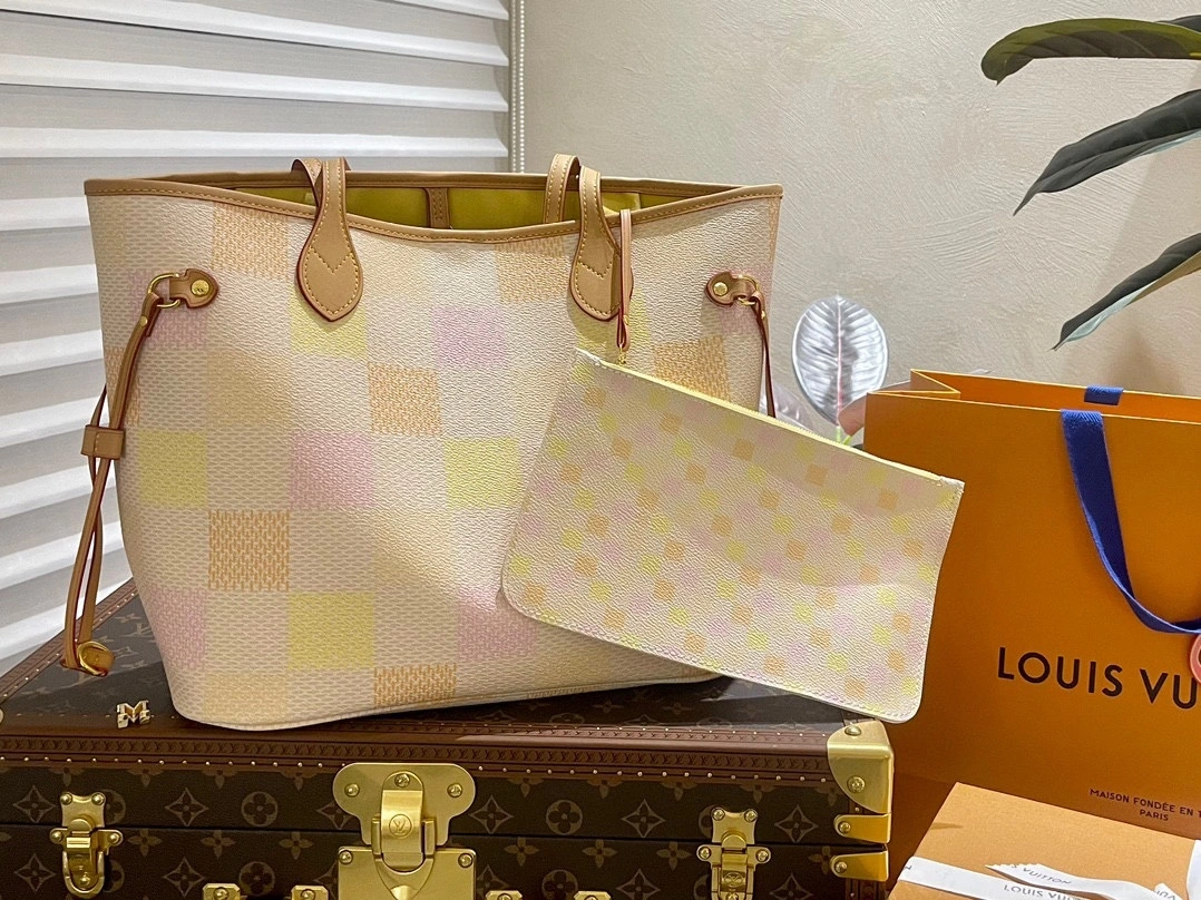 &N40668 Neverfull item:DT-B264C2722