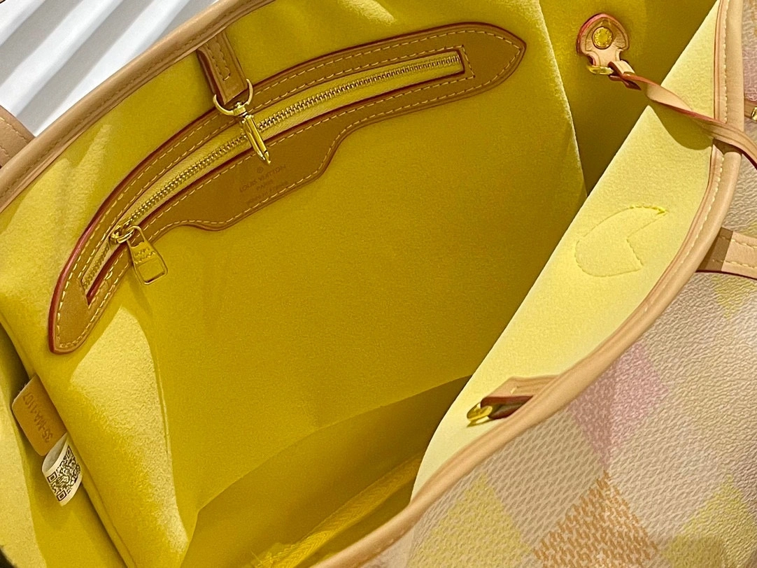 &N40668 Neverfull item:DT-B264C2722