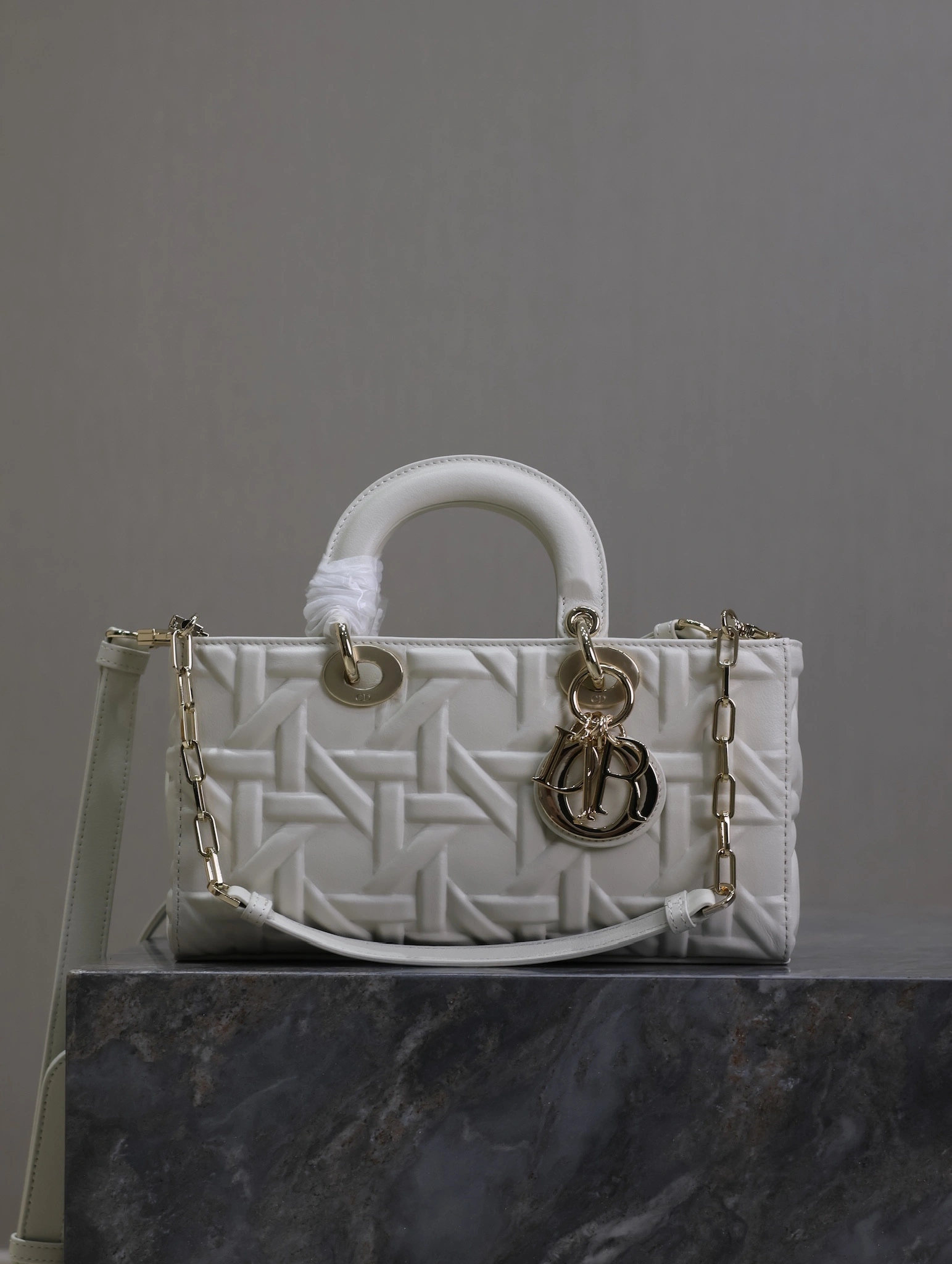 MOMO-- 4ior M0540OBPJ-M030 high quality version Lady D-Joy cowhide item:E-B000L2058T