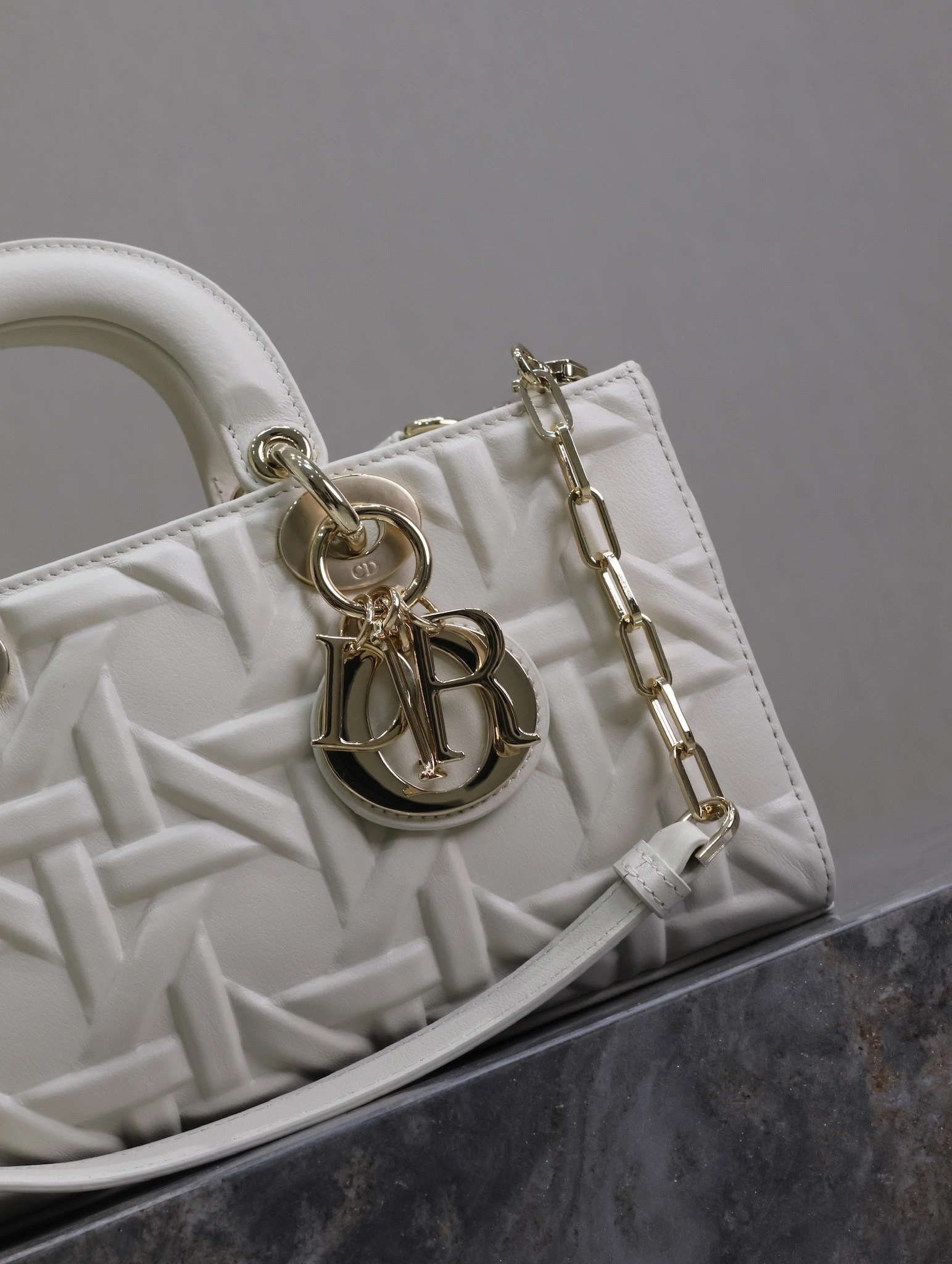 MOMO-- 4ior M0540OBPJ-M030 high quality version Lady D-Joy cowhide item:E-B000L2058T