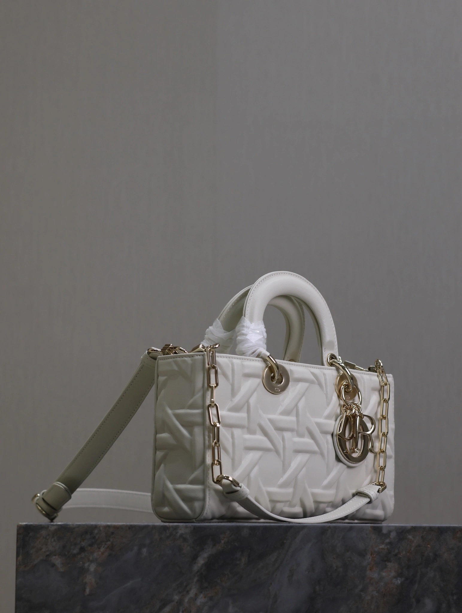 MOMO-- 4ior M0540OBPJ-M030 high quality version Lady D-Joy cowhide item:E-B000L2058T