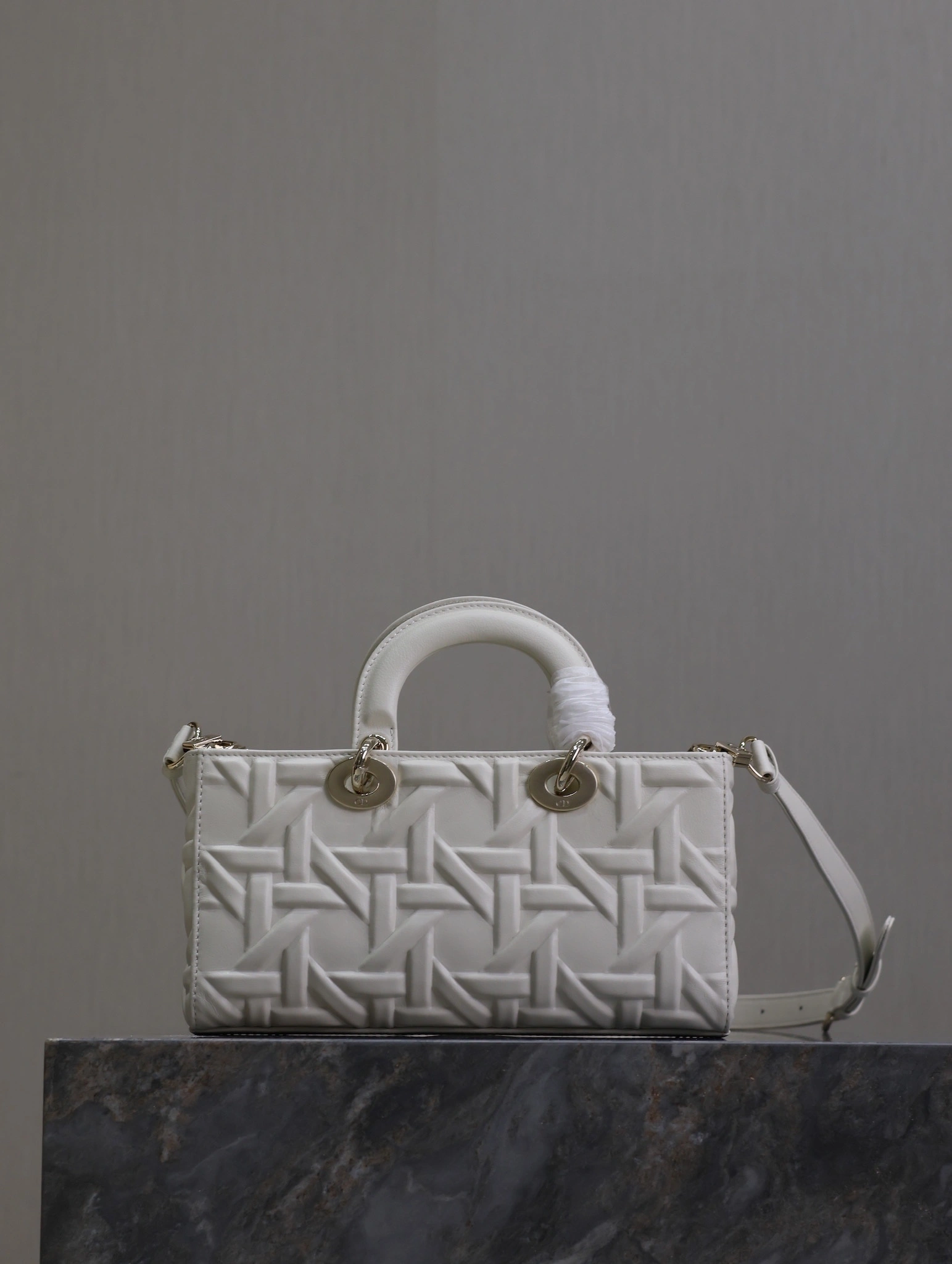 MOMO-- 4ior M0540OBPJ-M030 high quality version Lady D-Joy cowhide item:E-B000L2058T