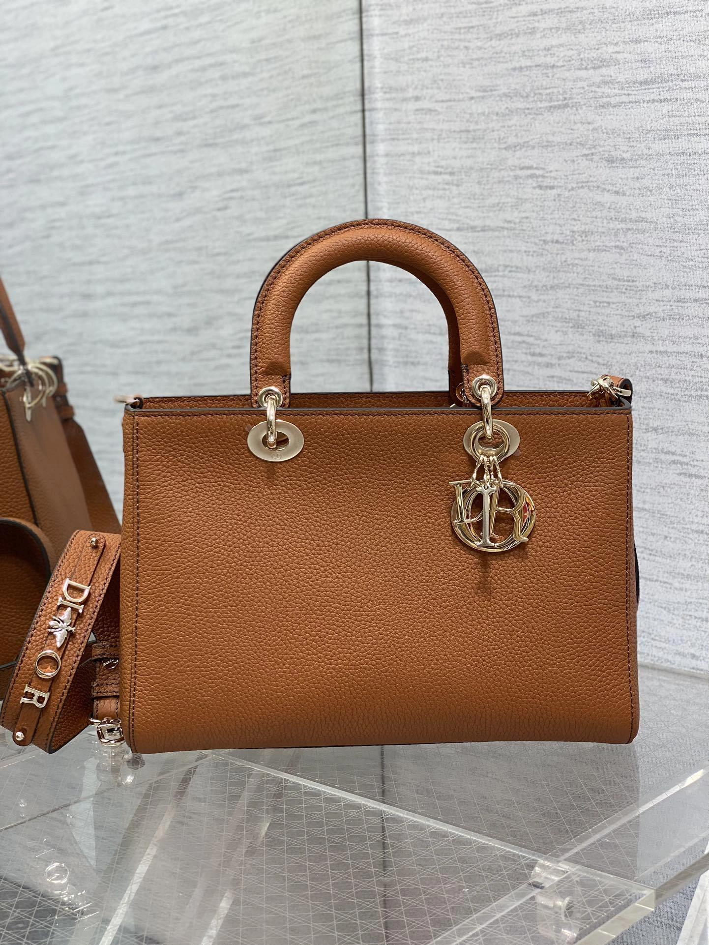 MOMO-- 4ior M1151OTRL_M30M high quality version Lady D-Sire cowhide item:D-B109J3034