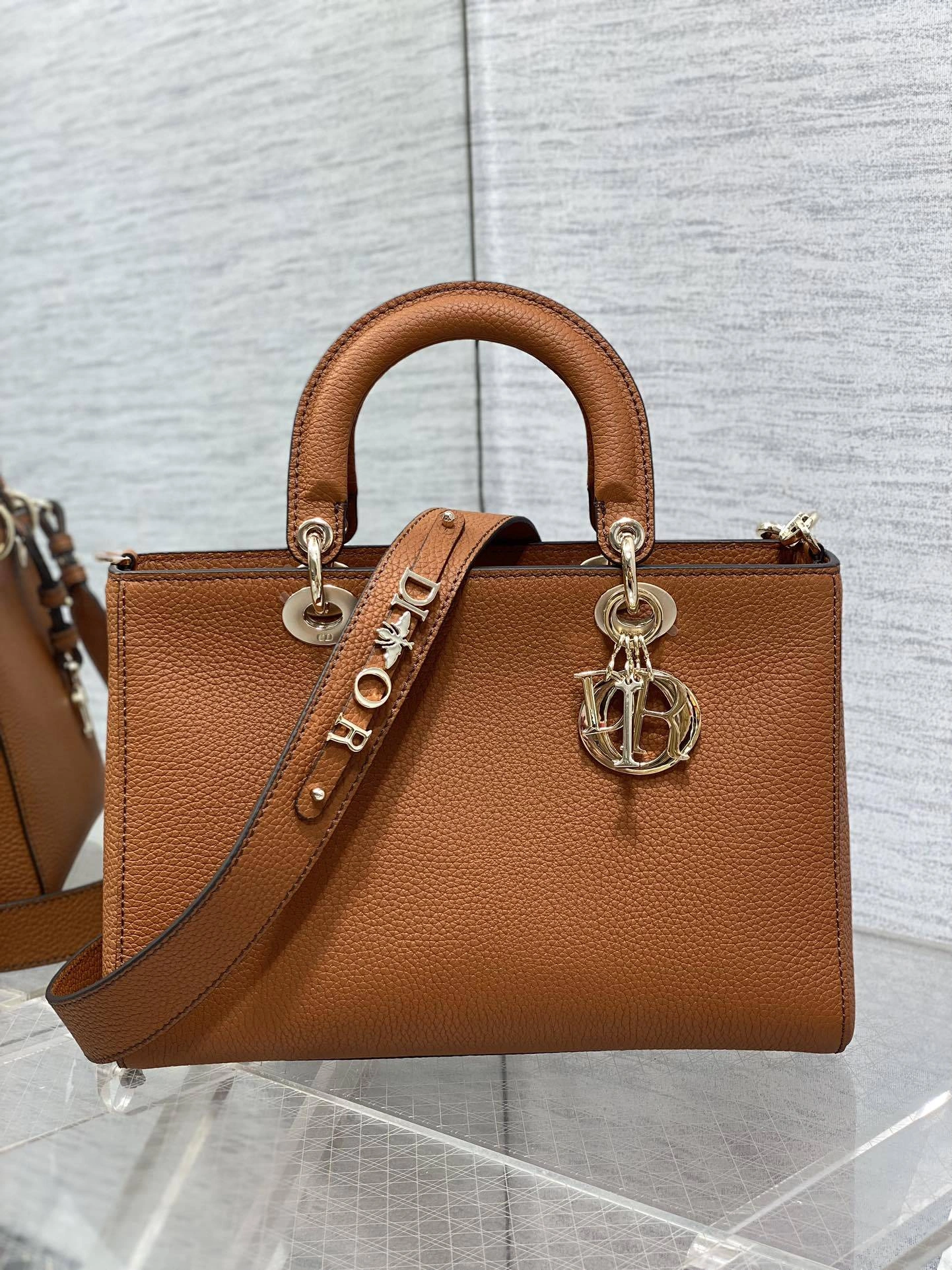 MOMO-- 4ior M1151OTRL_M30M high quality version Lady D-Sire cowhide item:D-B109J3034