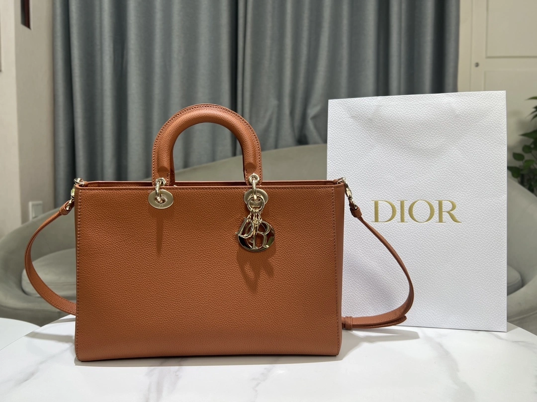 MOMO-- 4ior M1152OTRL_M30M high quality version Lady D-Sire cowhide item:D-B000J3035