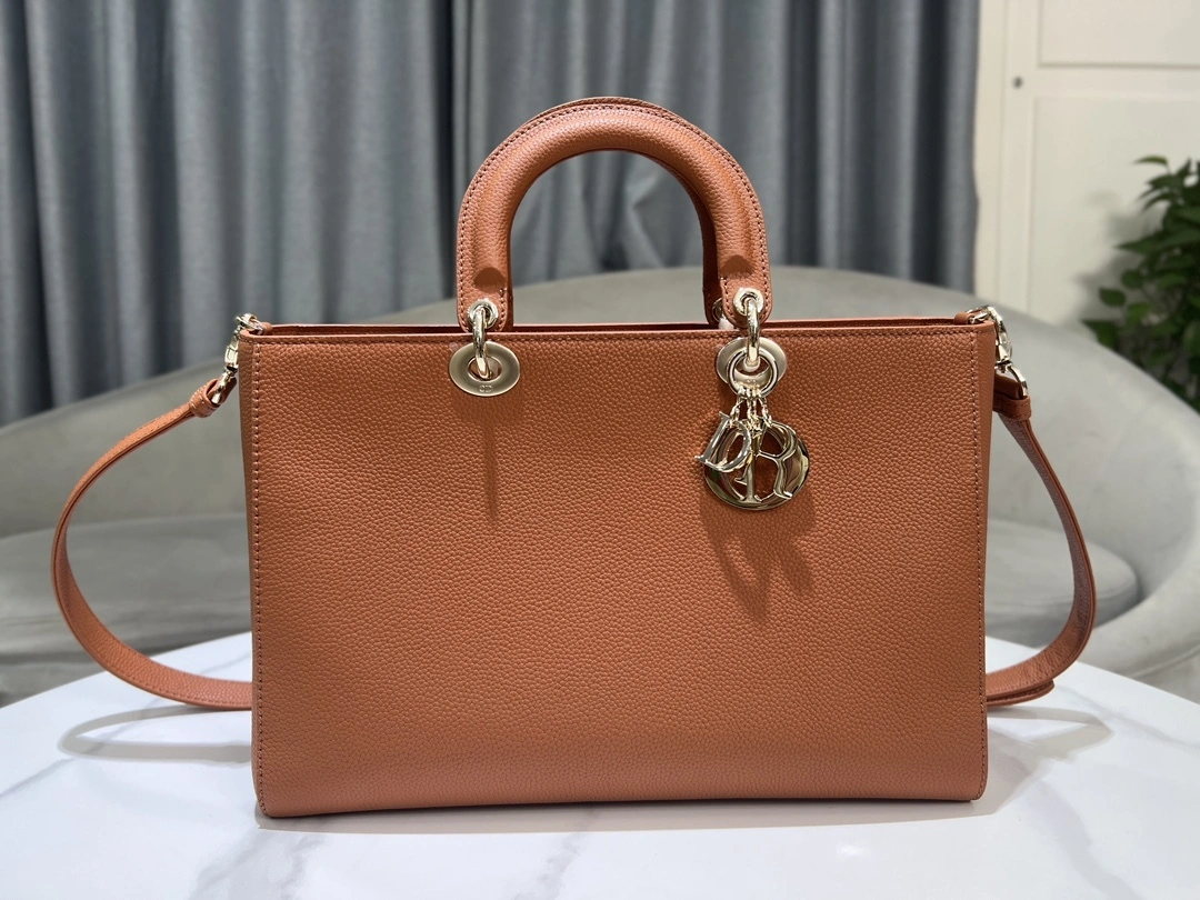 MOMO-- 4ior M1152OTRL_M30M high quality version Lady D-Sire cowhide item:D-B000J3035