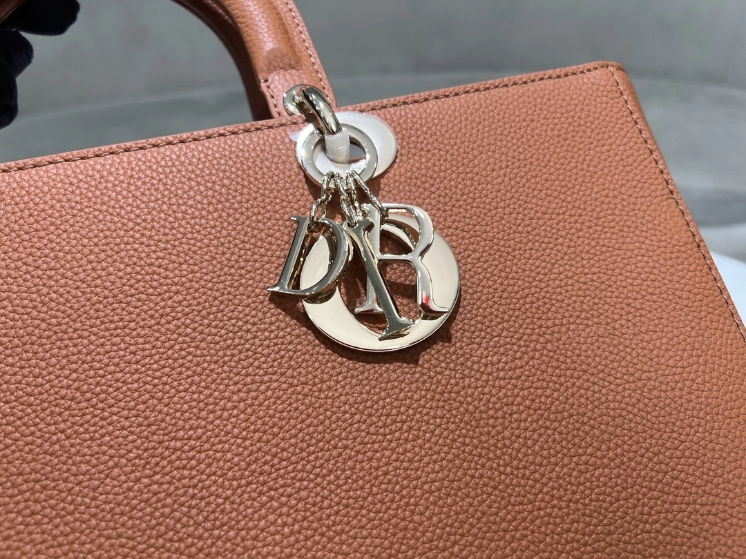 MOMO-- 4ior M1152OTRL_M30M high quality version Lady D-Sire cowhide item:D-B000J3035