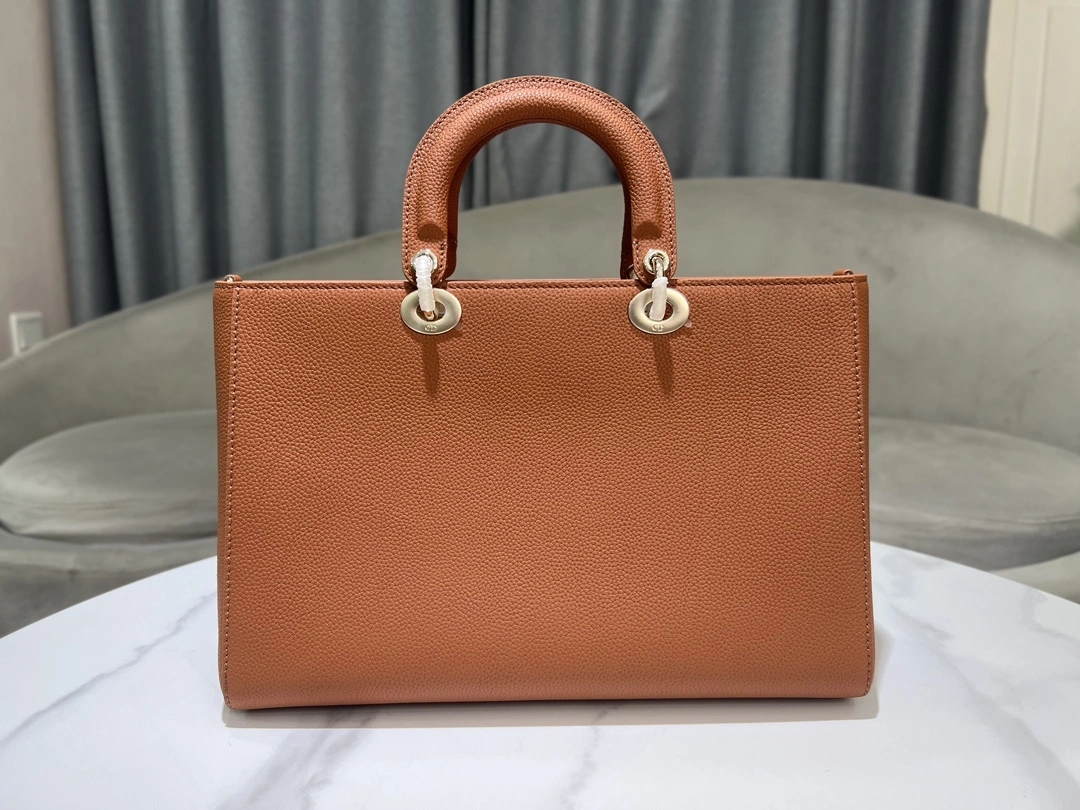 MOMO-- 4ior M1152OTRL_M30M high quality version Lady D-Sire cowhide item:D-B000J3035