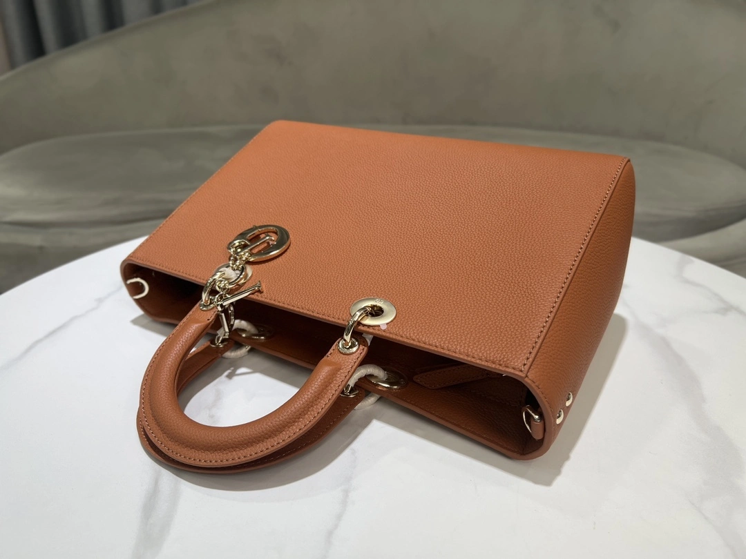 MOMO-- 4ior M1152OTRL_M30M high quality version Lady D-Sire cowhide item:D-B000J3035