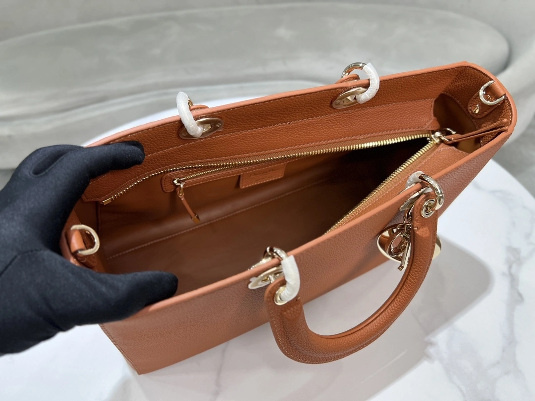 MOMO-- 4ior M1152OTRL_M30M high quality version Lady D-Sire cowhide item:D-B000J3035