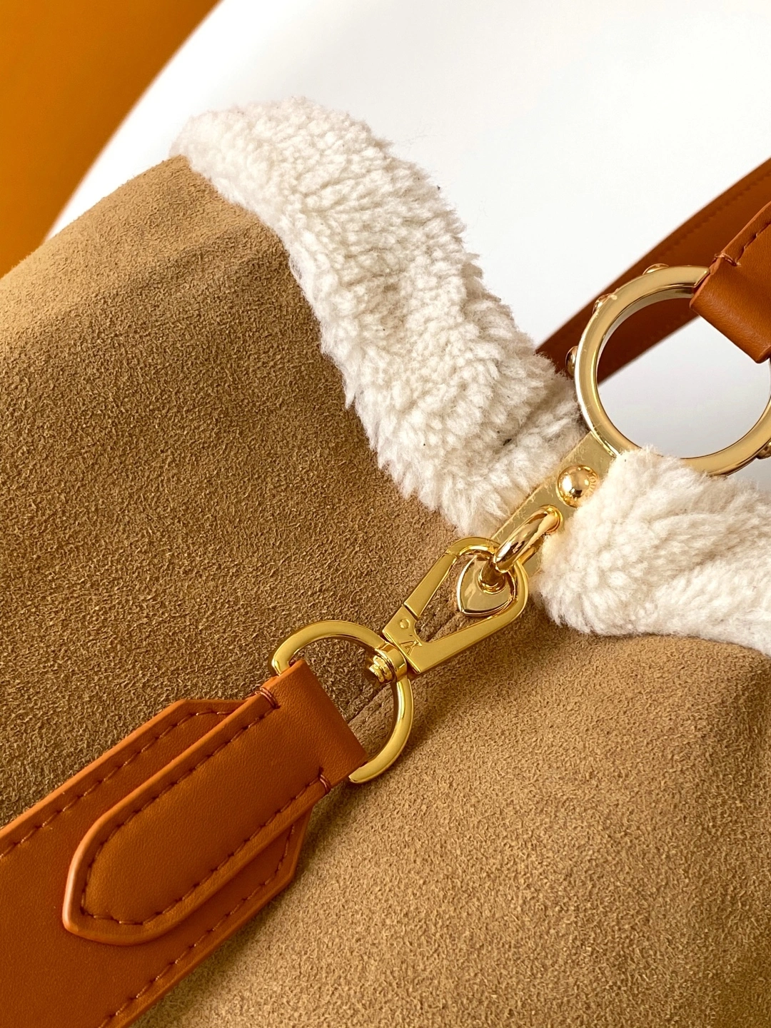 MOMO-- 8V M12784 high quality version Capucines Souple cowhide wool item:E-B330C0564