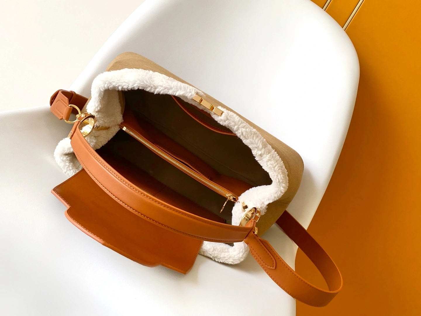MOMO-- 8V M12784 high quality version Capucines Souple cowhide wool item:E-B330C0564