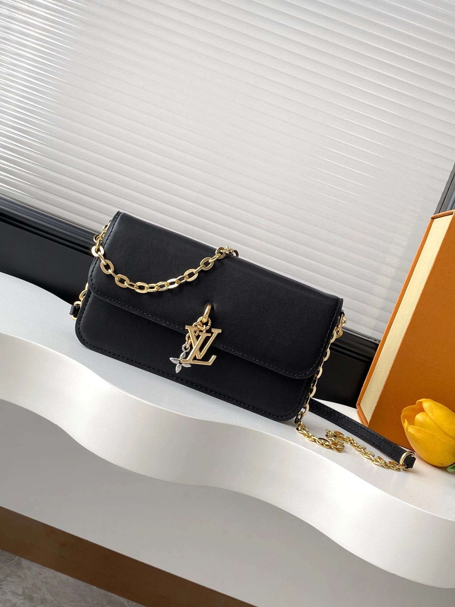 MOMO-- 8V M14564 high quality version Wallet On Chain Bloom cowhide item:E-B225H2758